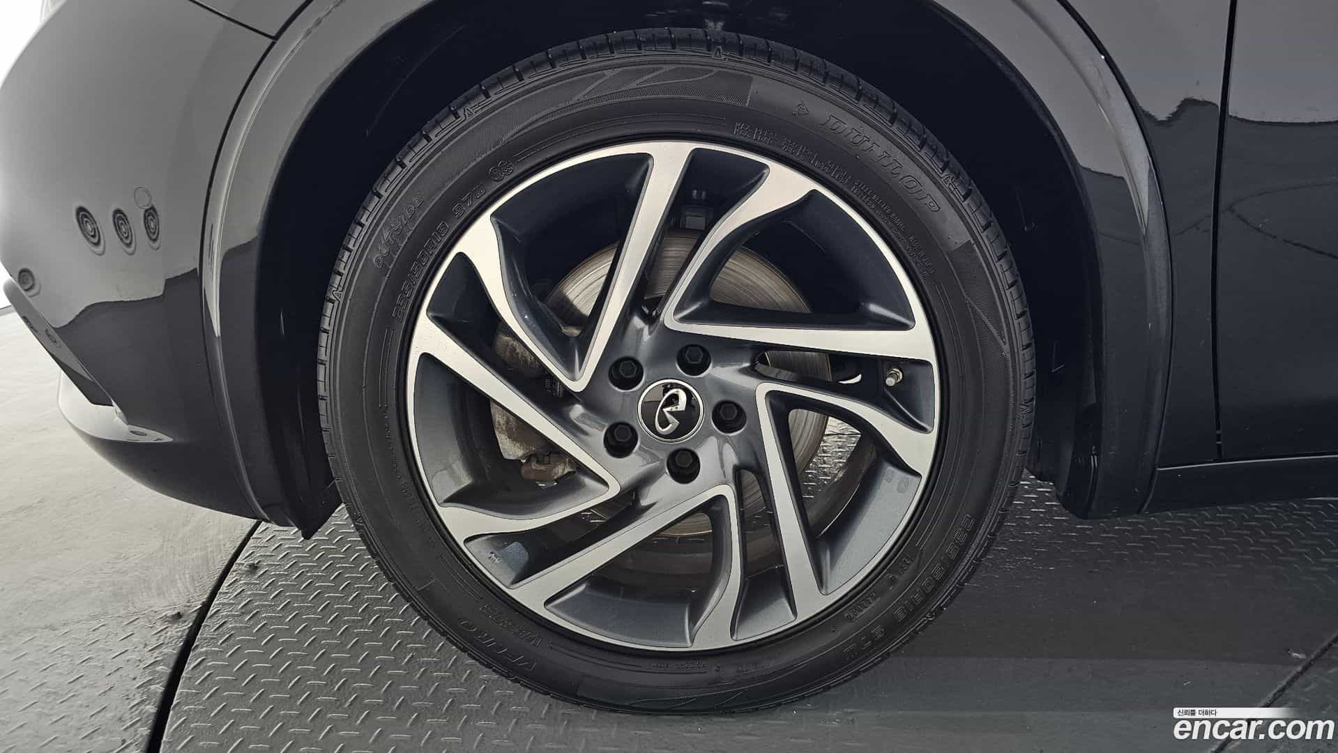 Q30 Infiniti 2019.10-OUTER-005