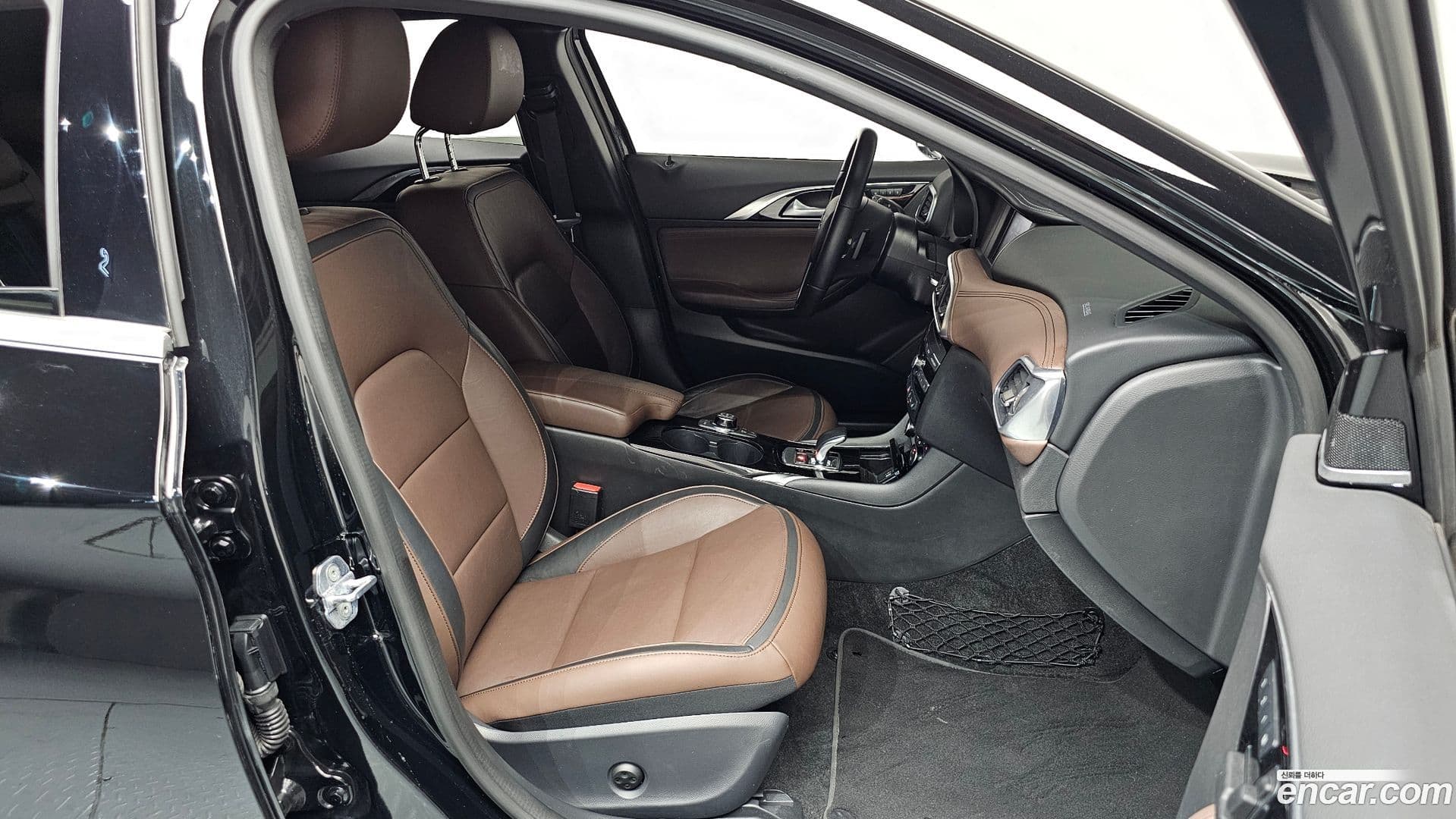 Main__Slider__Photo:Q30 Infiniti 2019.10-25
