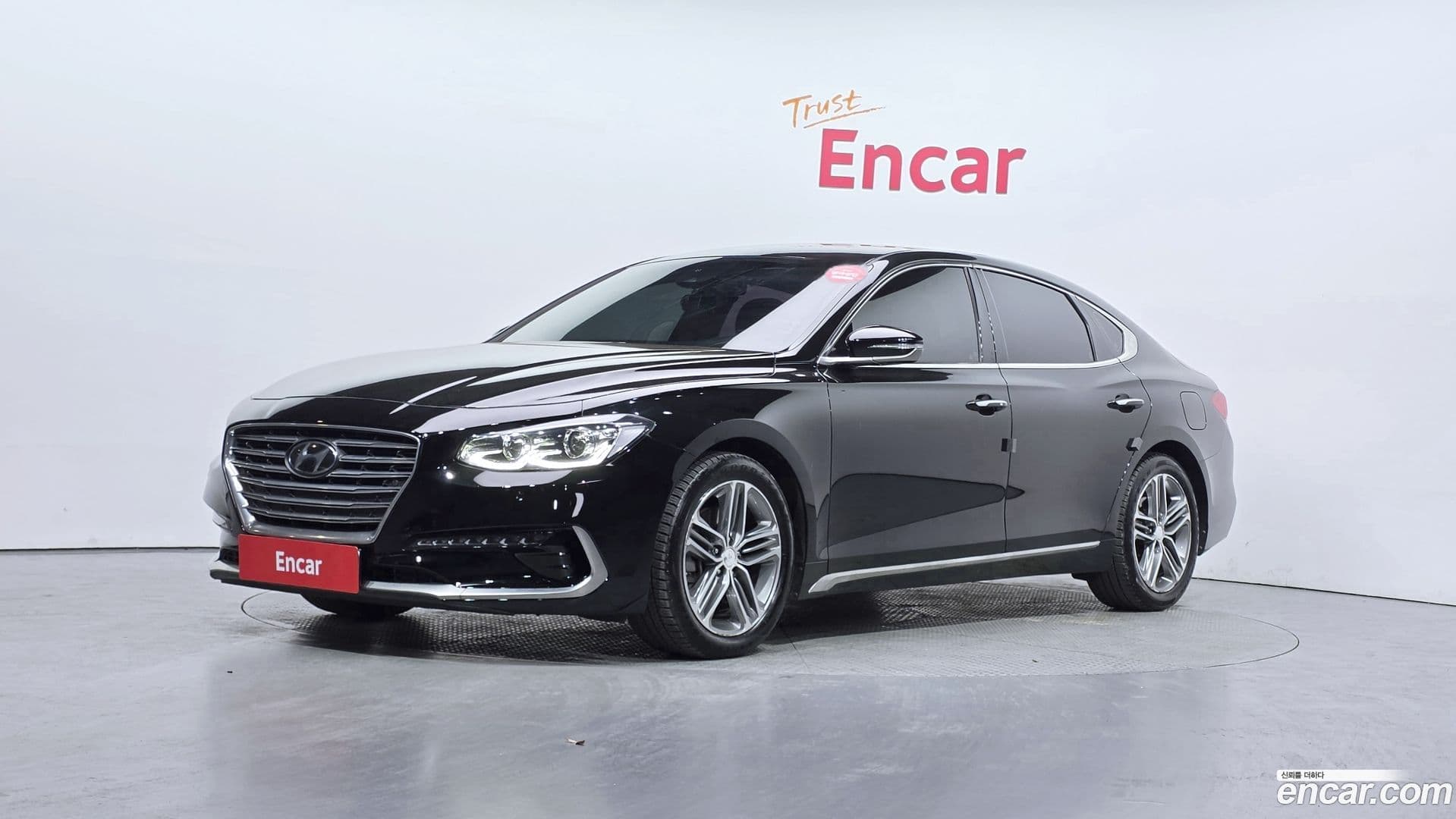 Main__Slider__Photo:Grandeur Hyundai 2018.1-0