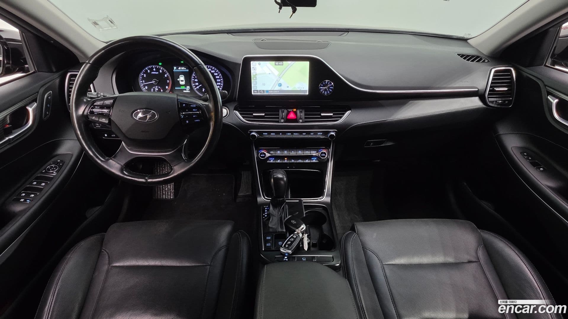 Main__Slider__Photo:Grandeur Hyundai 2018.1-6