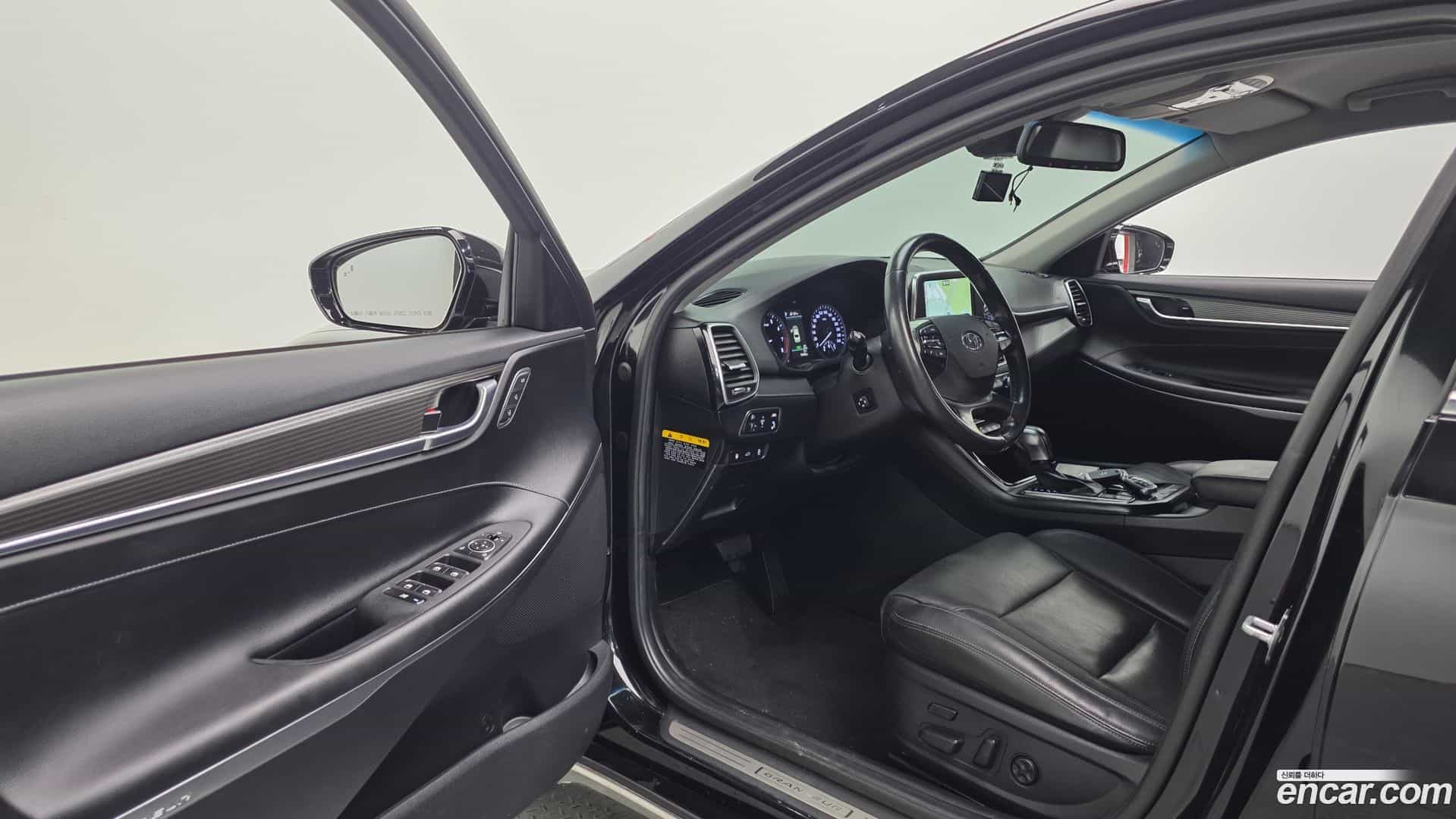 Grandeur Hyundai 2018.1-INNER-010