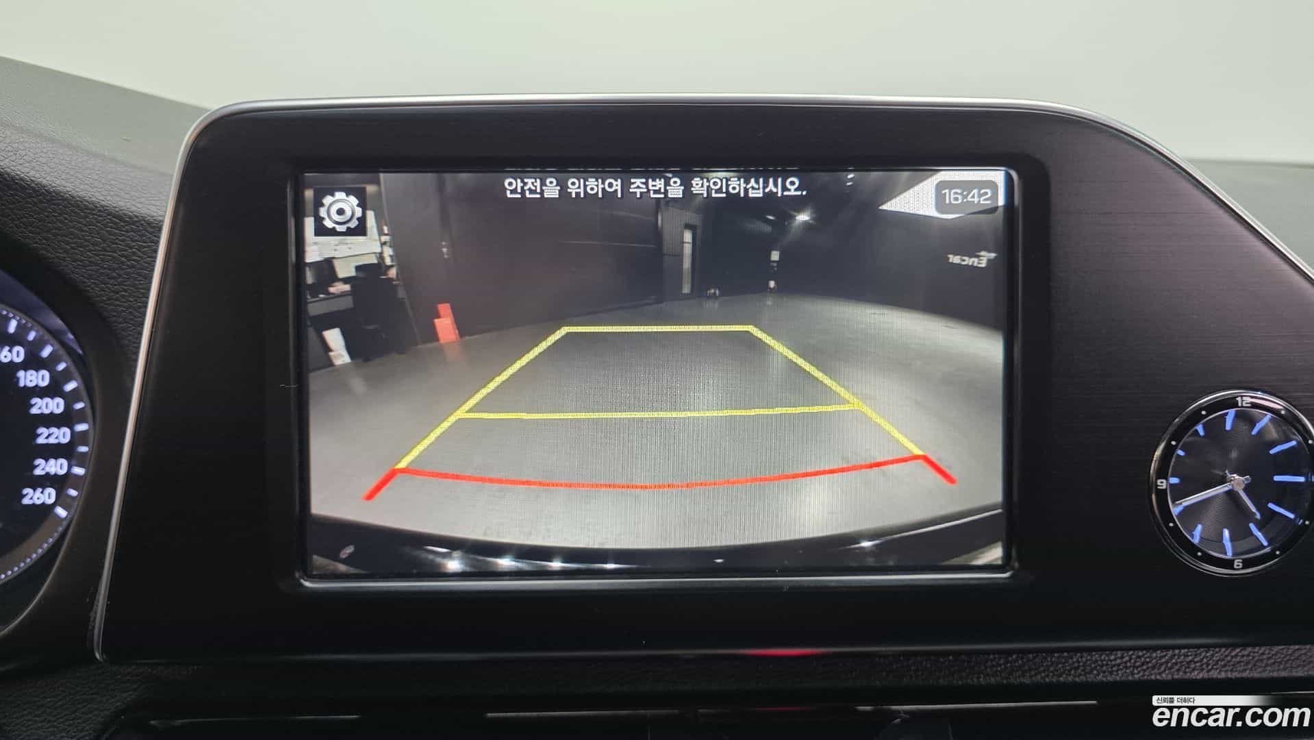 Grandeur Hyundai 2018.1-OPTION-019