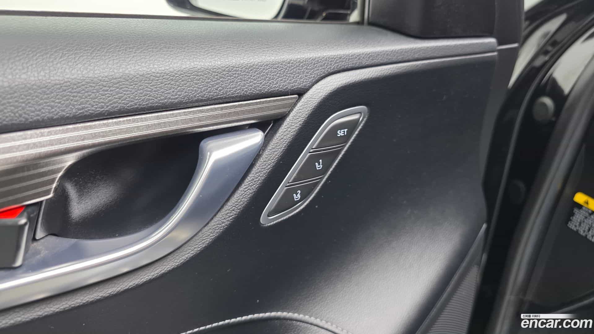 Grandeur Hyundai 2018.1-OPTION-021