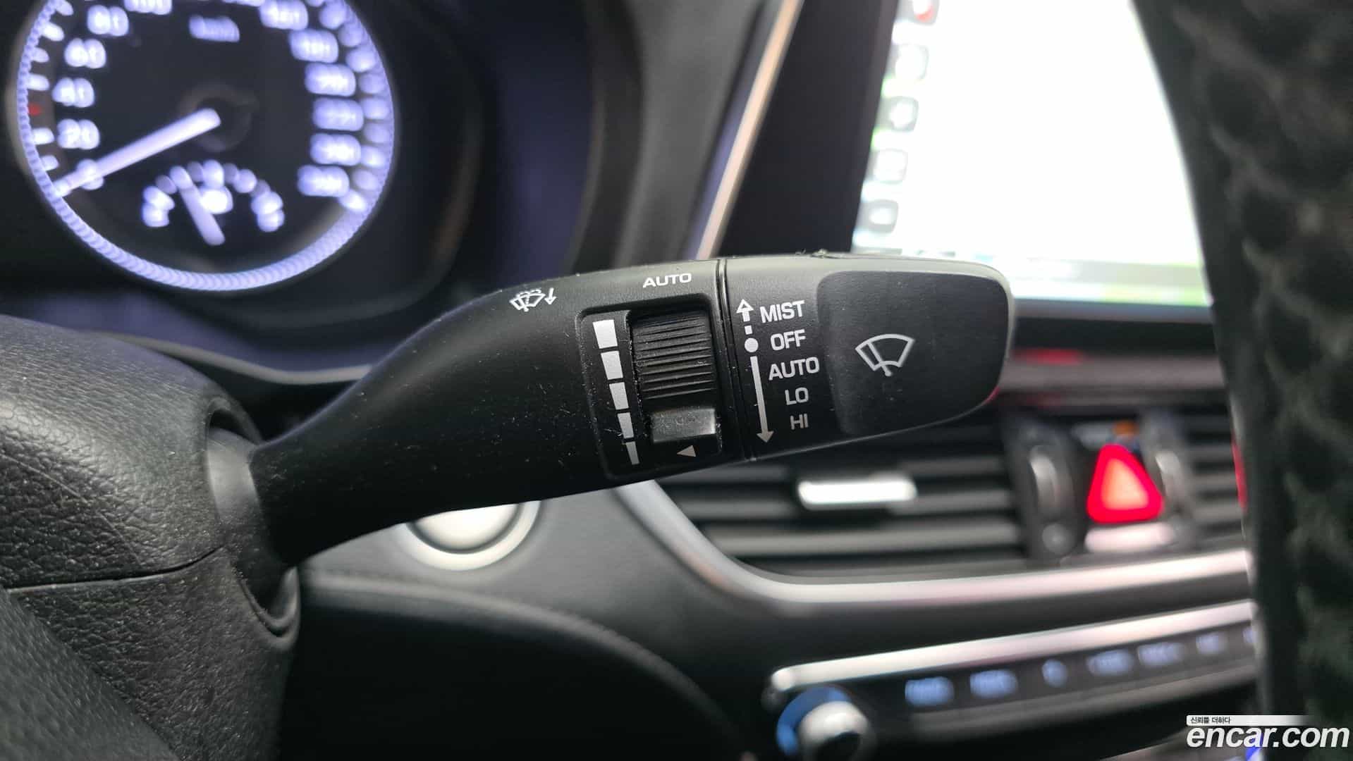 Grandeur Hyundai 2018.1-OPTION-022