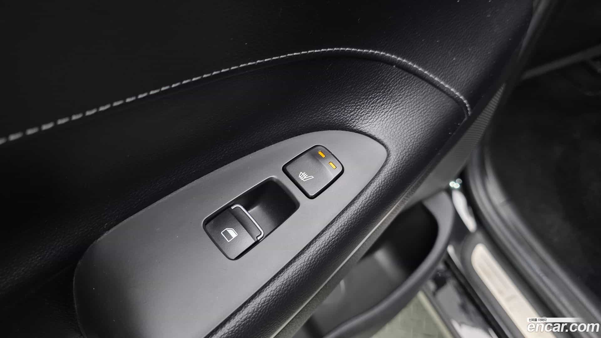 Grandeur Hyundai 2018.1-OPTION-023