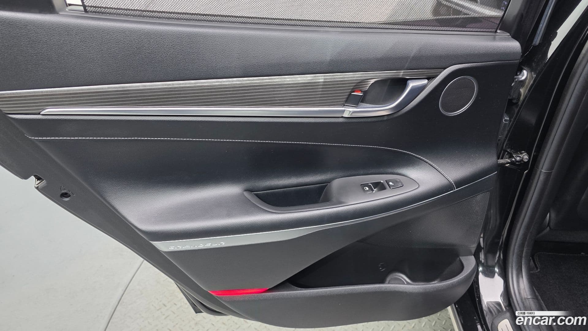 Main__Slider__Photo:Grandeur Hyundai 2018.1-24