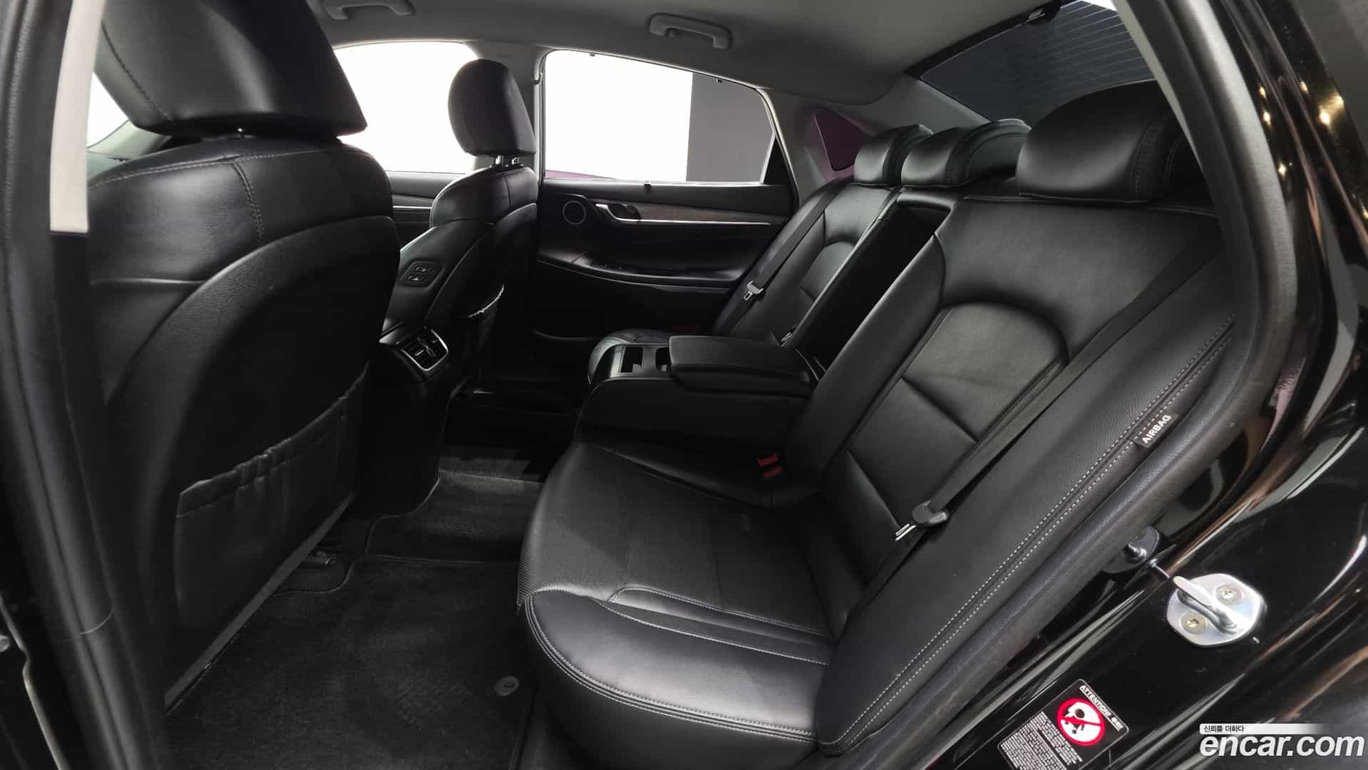 Grandeur Hyundai 2018.1-INNER-036
