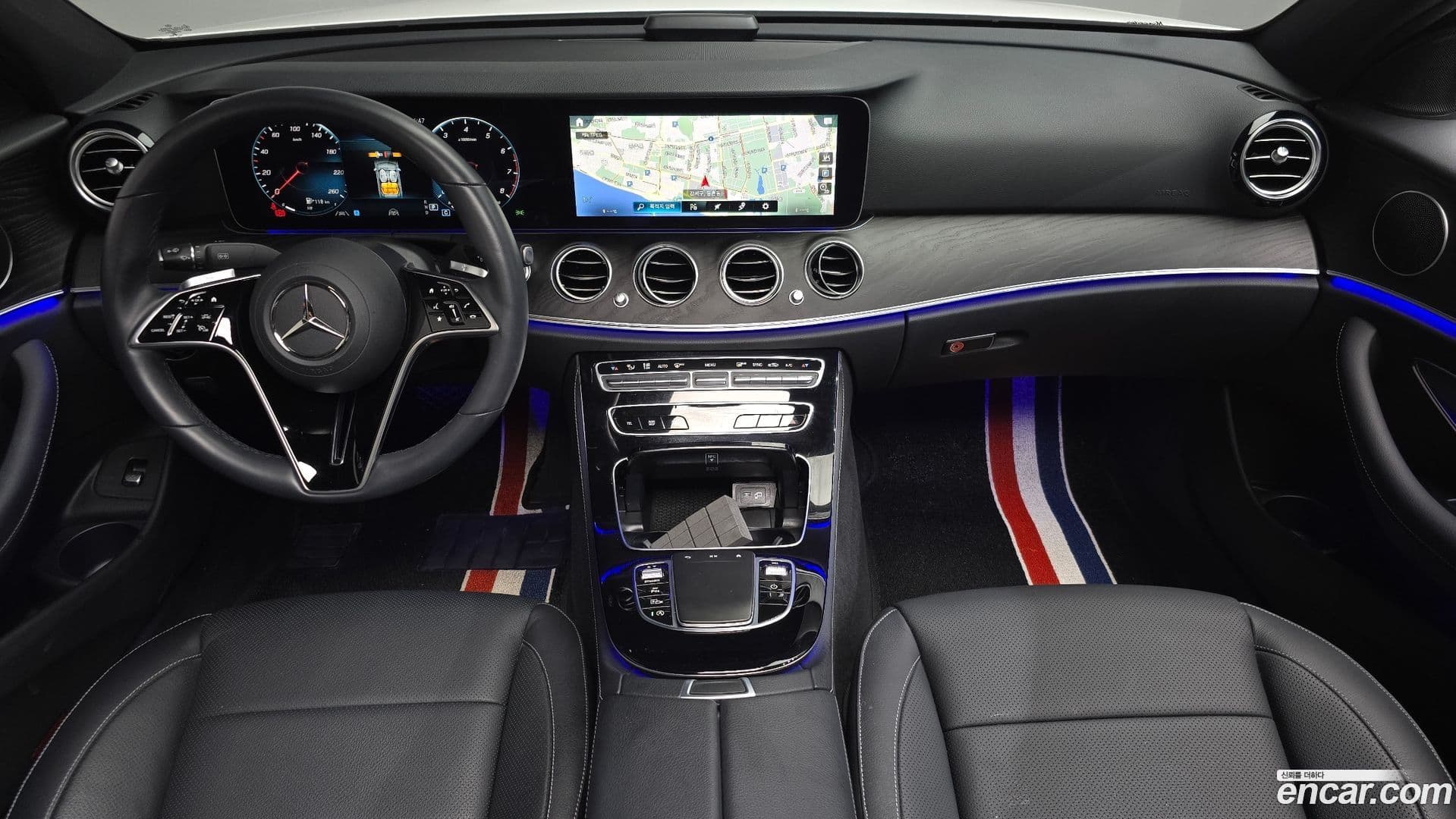Main__Slider__Photo:E-Class Mercedes-Benz 2022.1-6