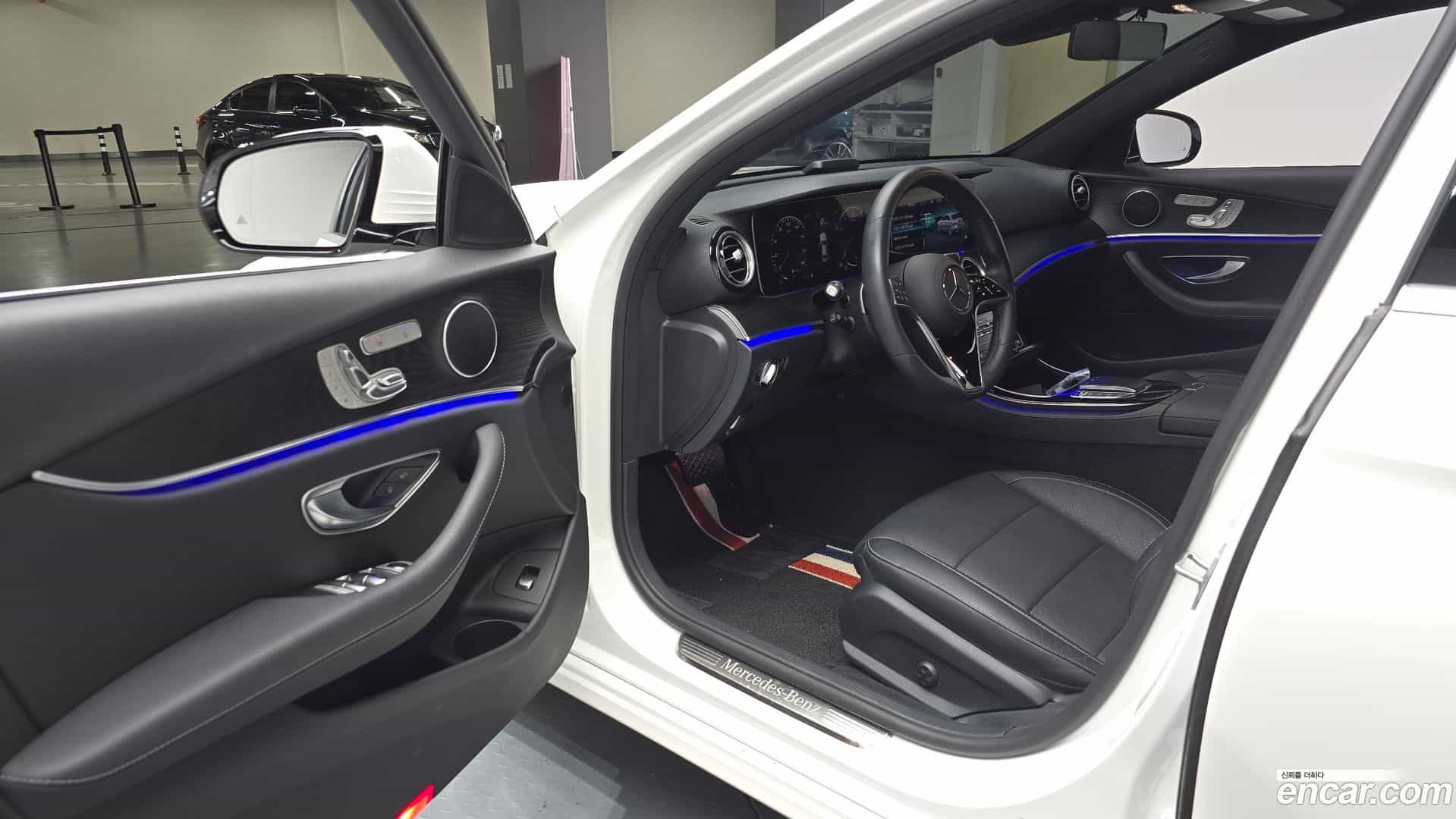 E-Class Mercedes-Benz 2022.1-INNER-010