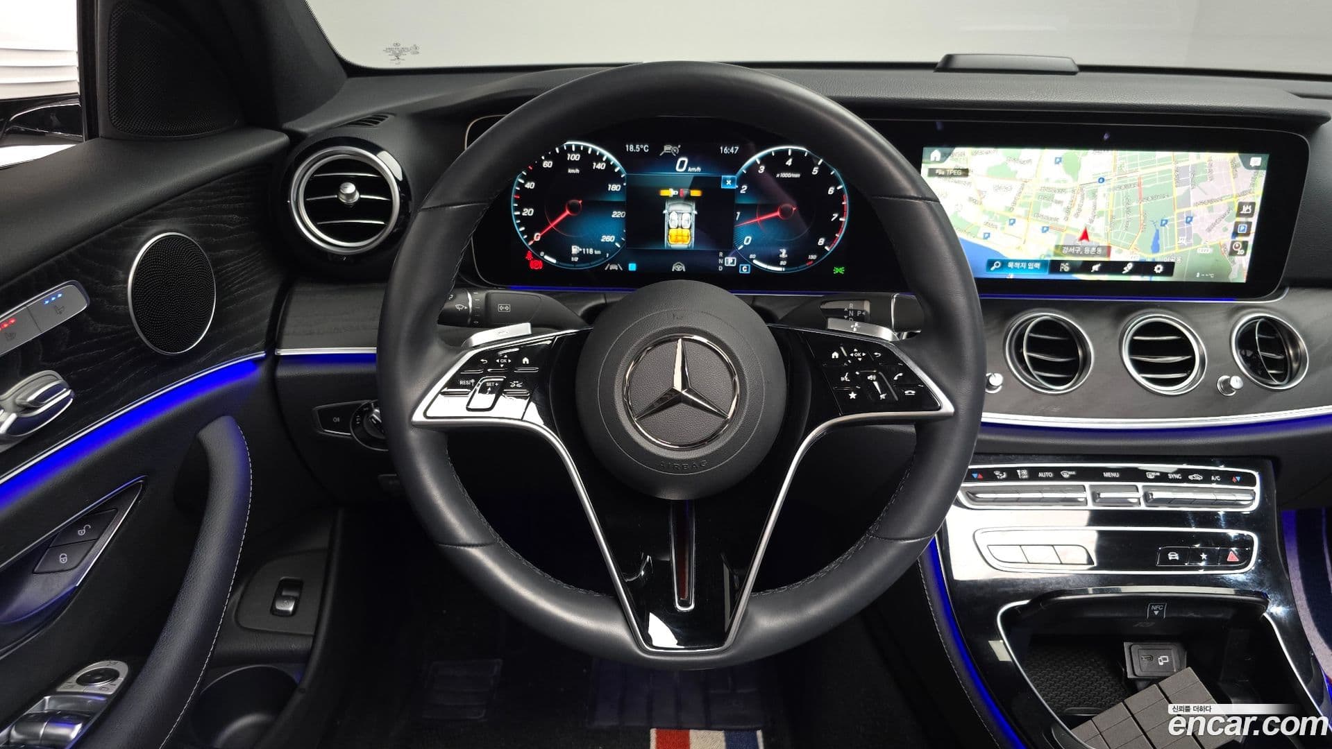 Main__Slider__Photo:E-Class Mercedes-Benz 2022.1-12