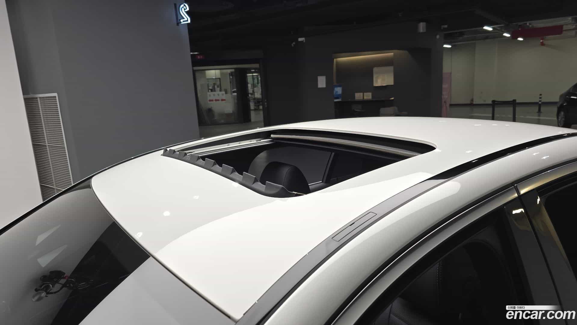 E-Class Mercedes-Benz 2022.1-OPTION-040
