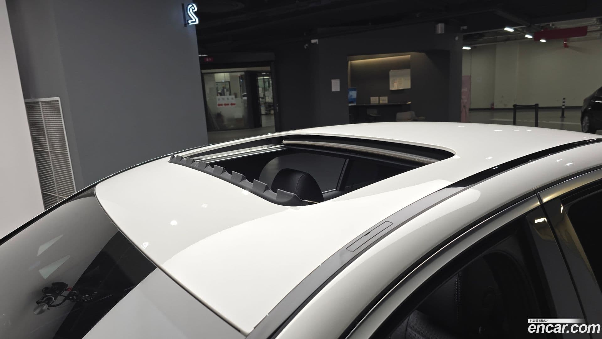 Main__Slider__Photo:E-Class Mercedes-Benz 2022.1-26