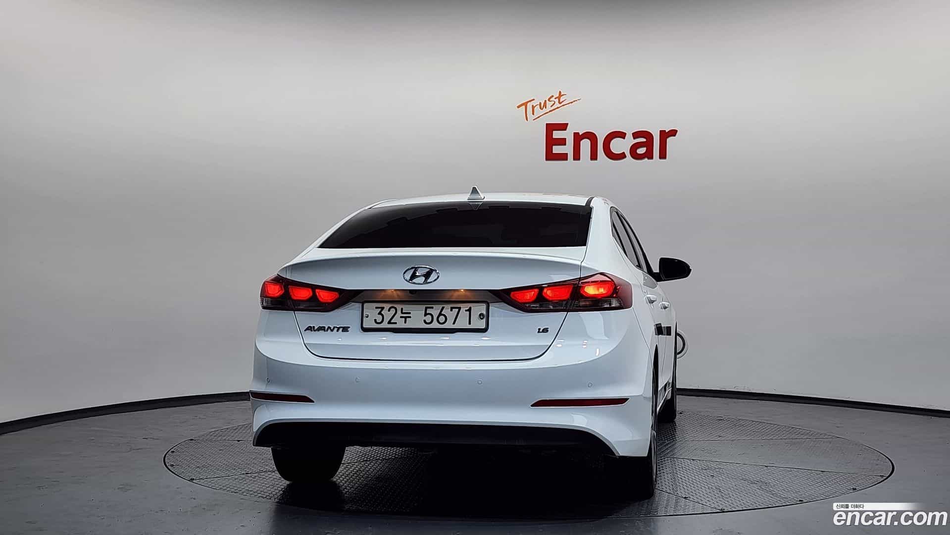 AVANTE Hyundai 2017.9-OUTER-004