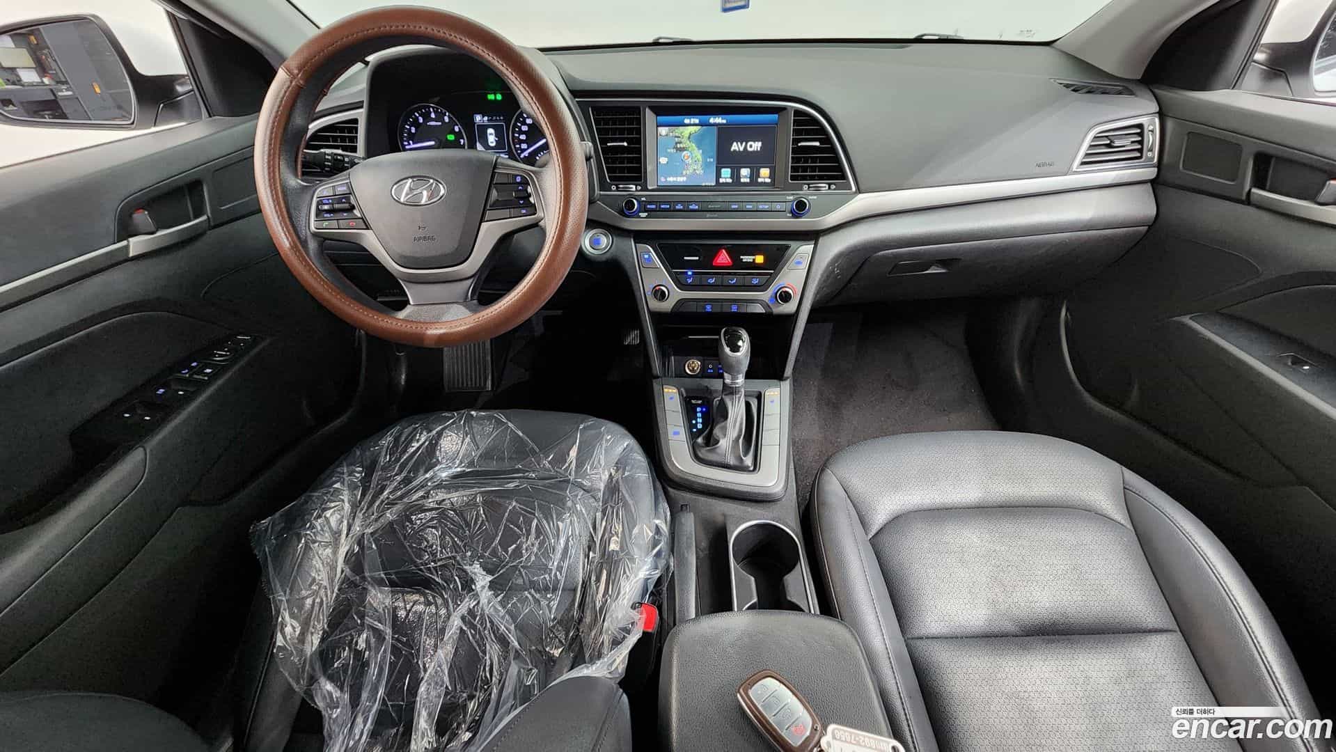 AVANTE Hyundai 2017.9-INNER-007