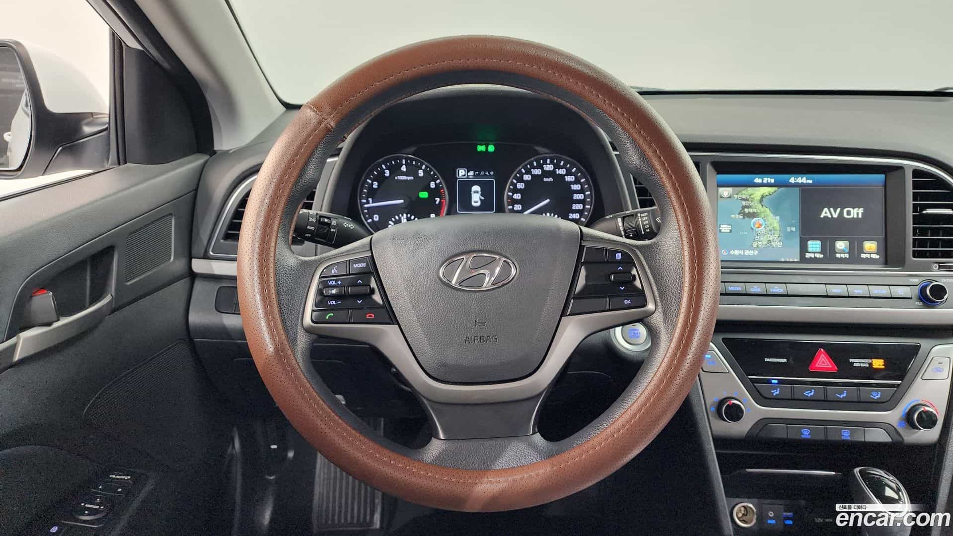 AVANTE Hyundai 2017.9-OPTION-017