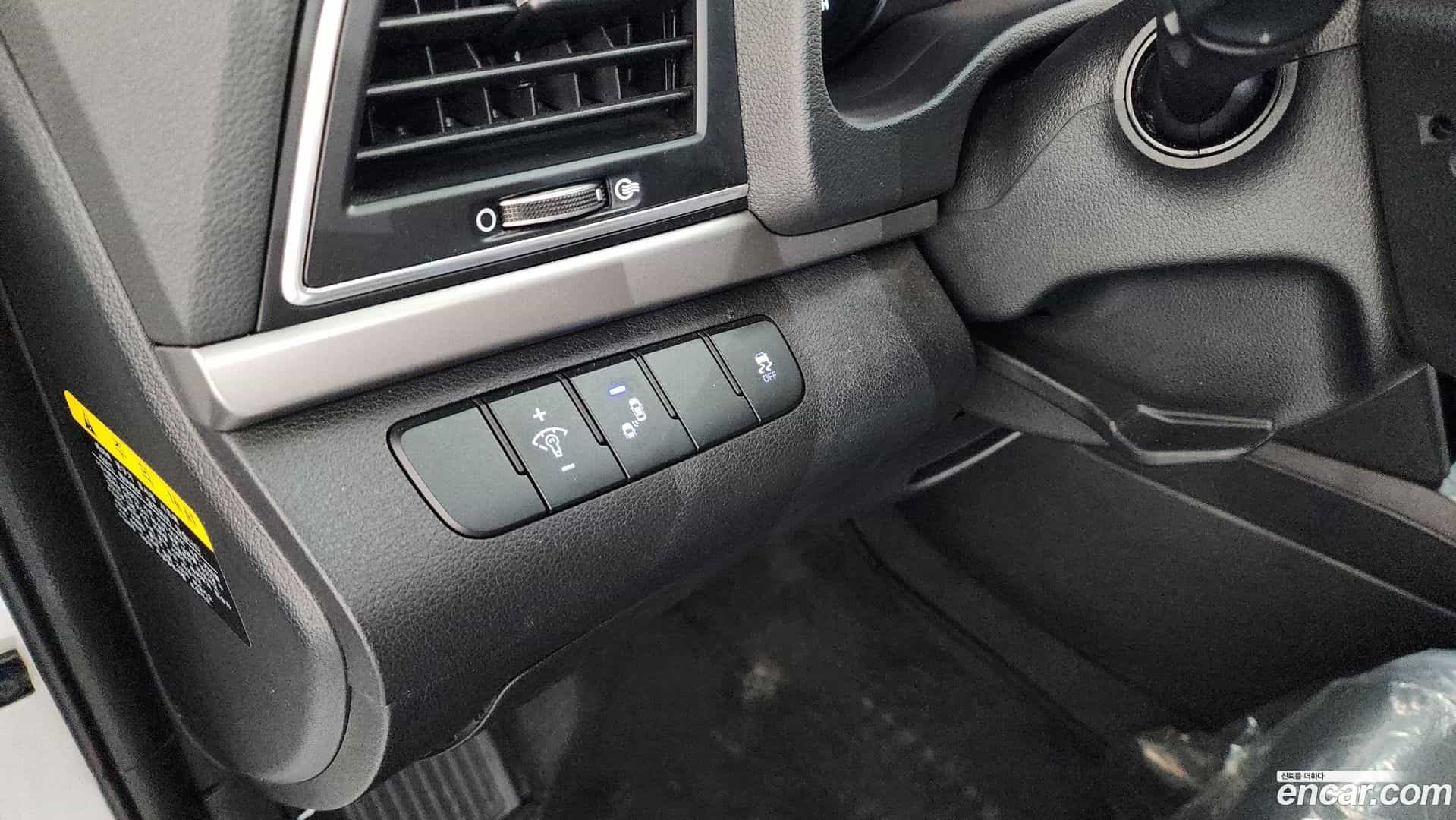 AVANTE Hyundai 2017.9-OPTION-024