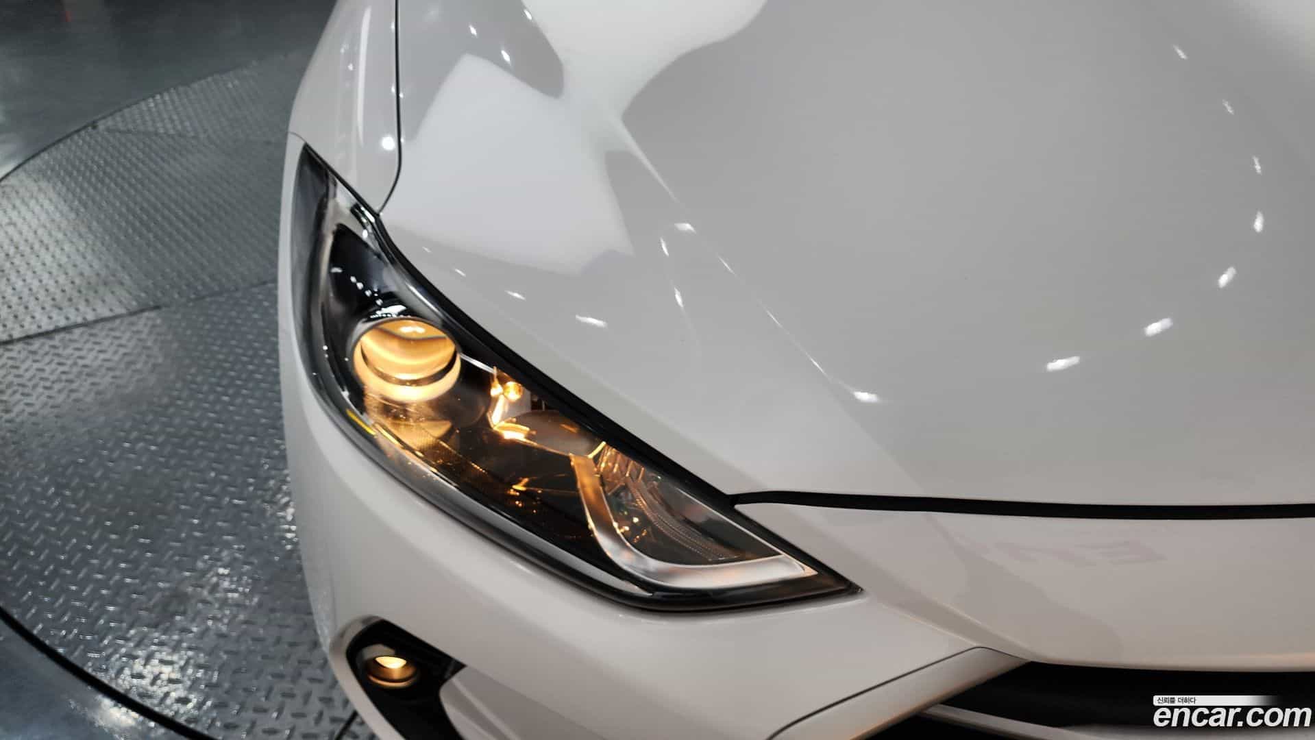 AVANTE Hyundai 2017.9-OUTER-032