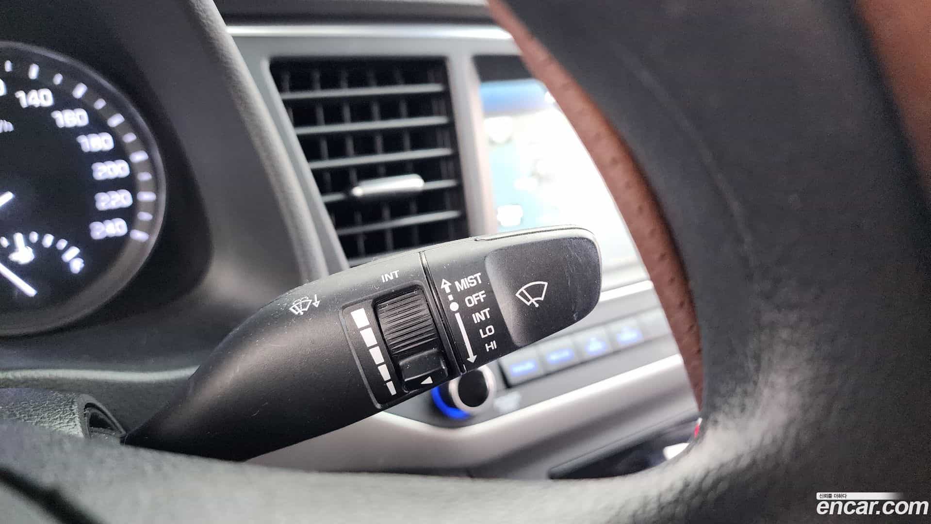 AVANTE Hyundai 2017.9-OPTION-040