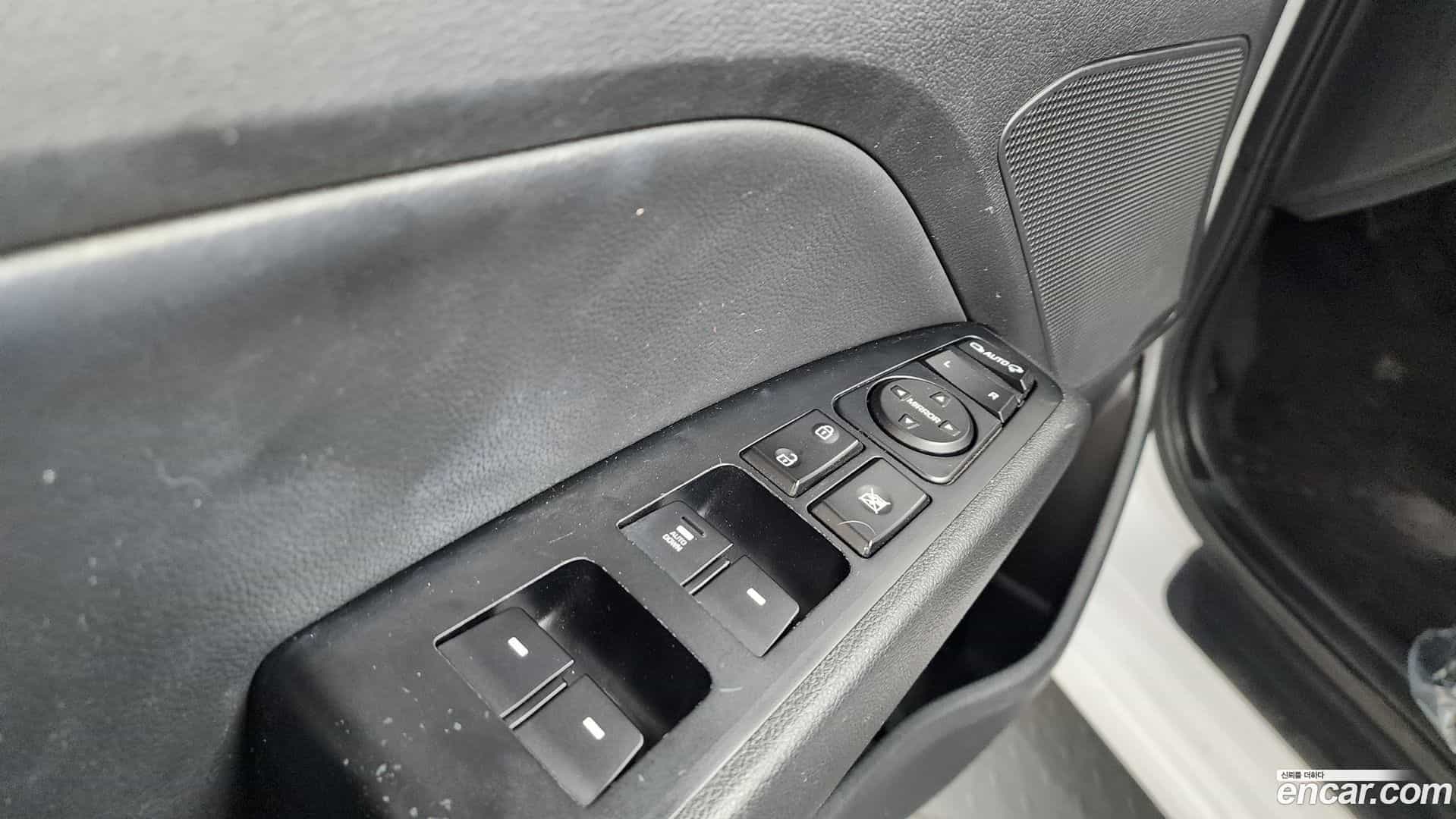 AVANTE Hyundai 2017.9-OPTION-041