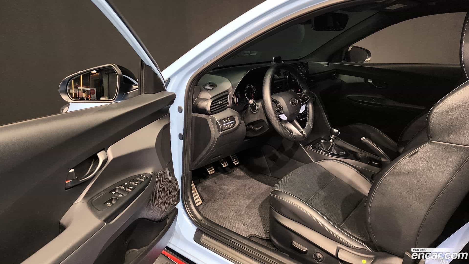 Veloster Hyundai 2022.2-INNER-010