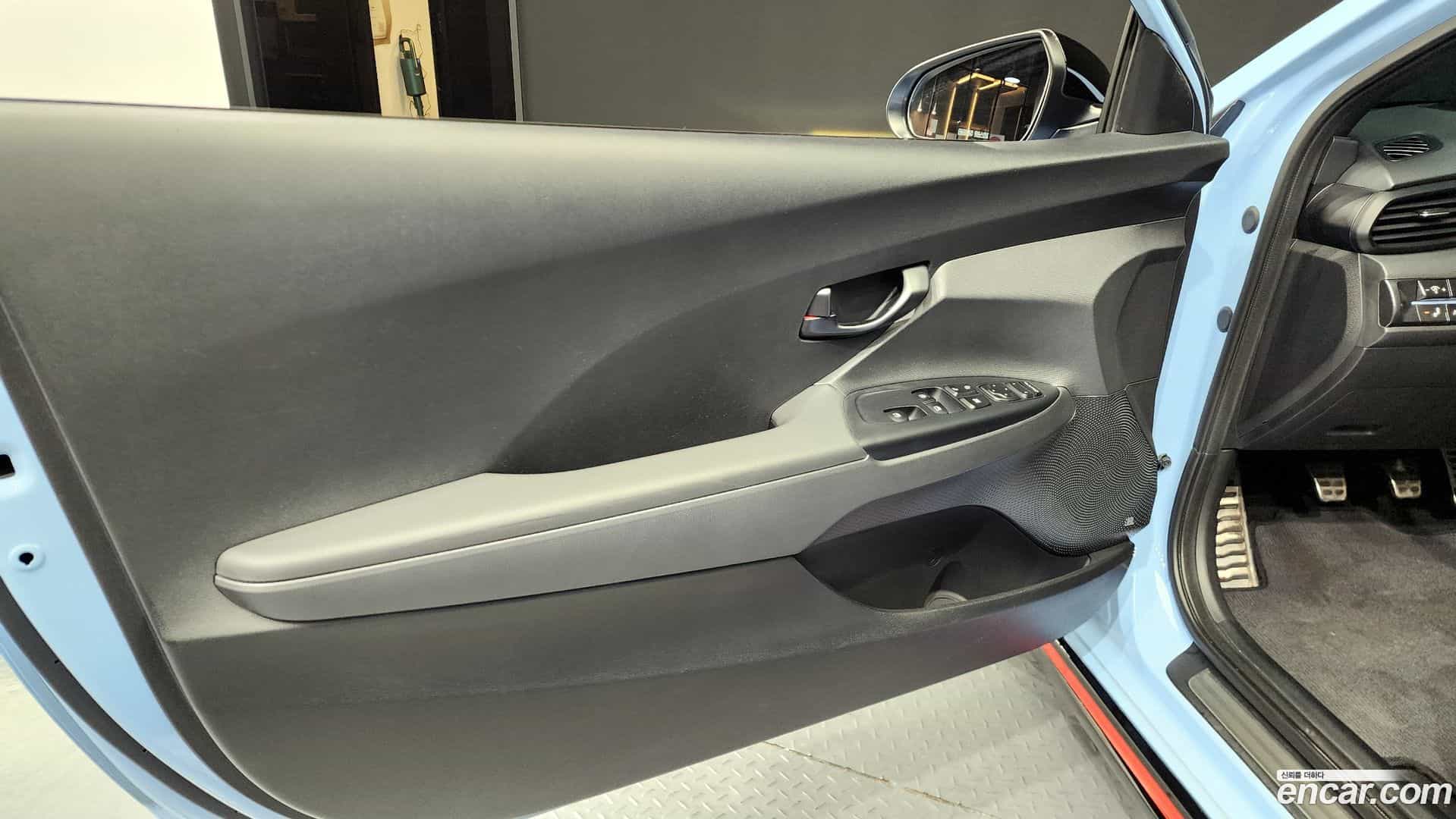 Veloster Hyundai 2022.2-INNER-034