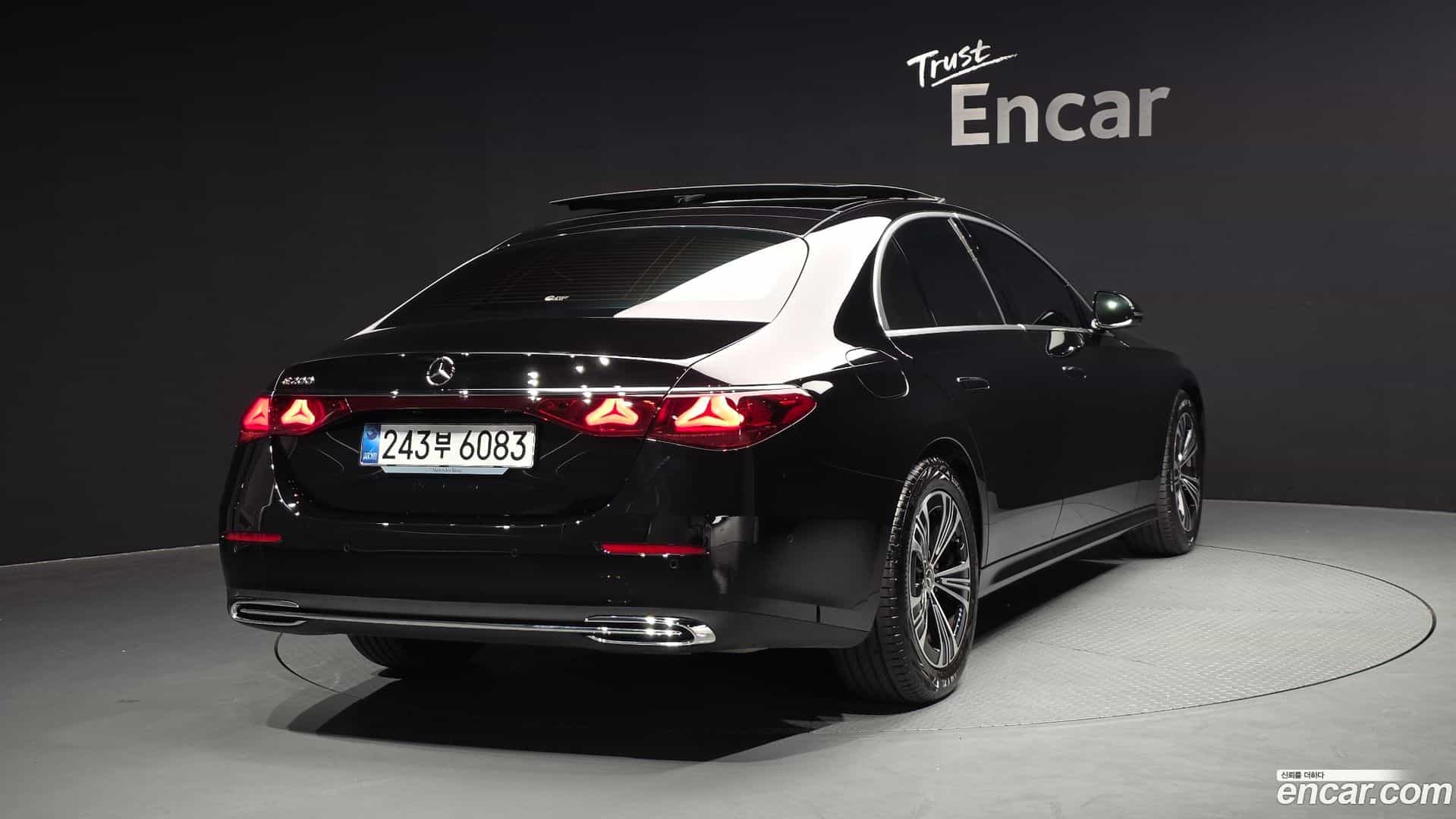 E-Class Mercedes-Benz 2025.5-OUTER-002