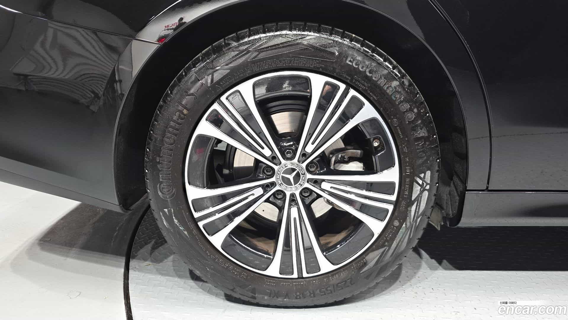 E-Class Mercedes-Benz 2025.5-OUTER-005