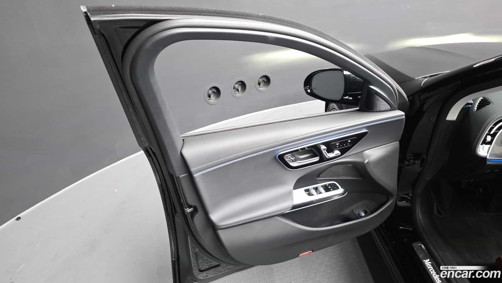 E-Class Mercedes-Benz 2025.5-INNER-034
