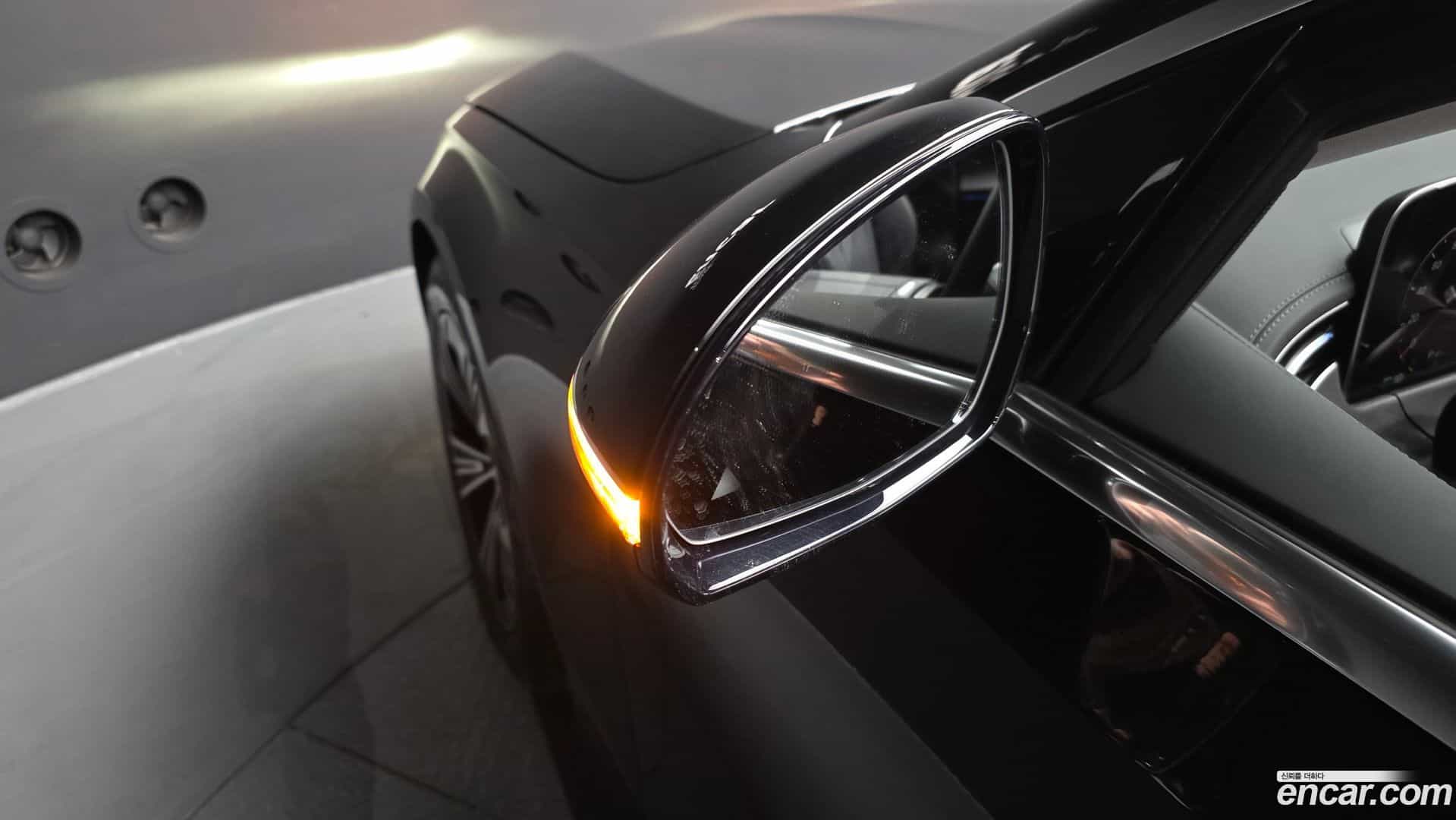 E-Class Mercedes-Benz 2025.5-OPTION-041