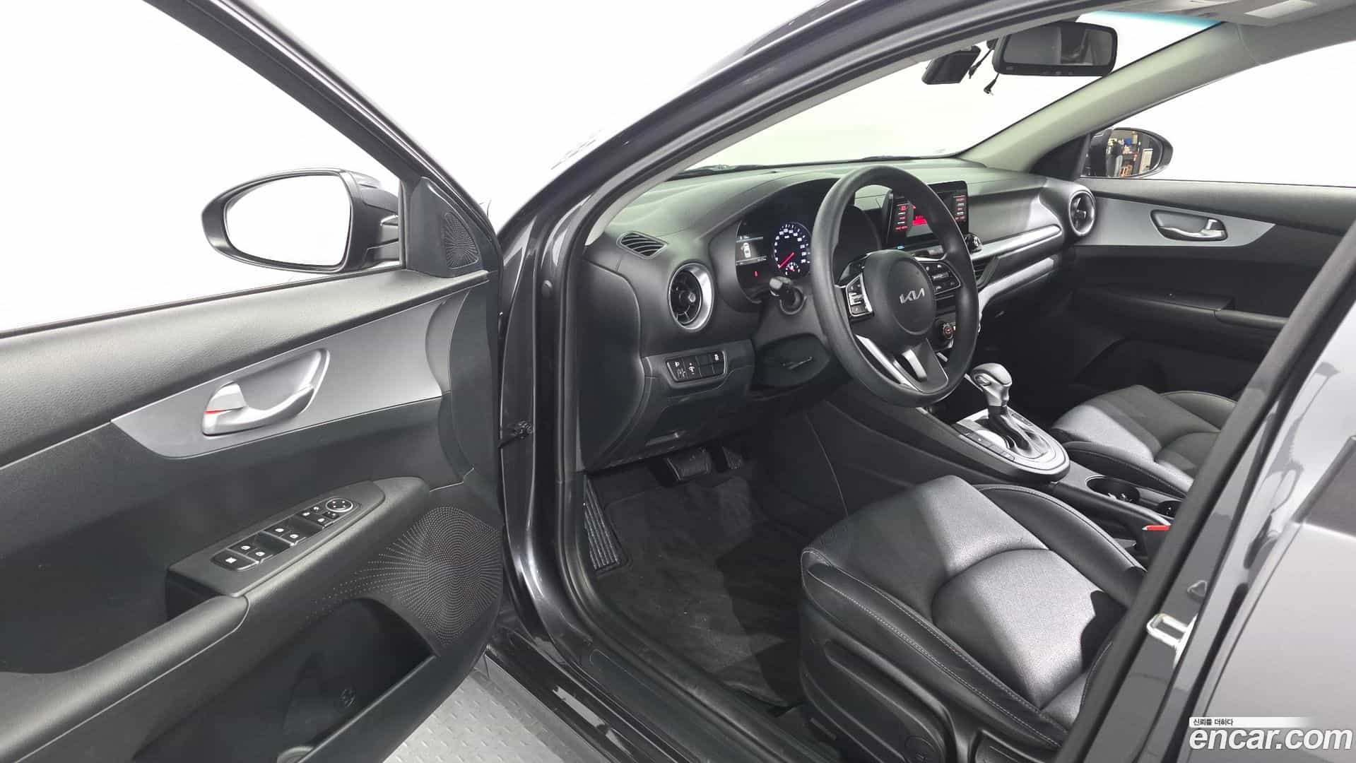 K3 Kia 2023.1-INNER-010