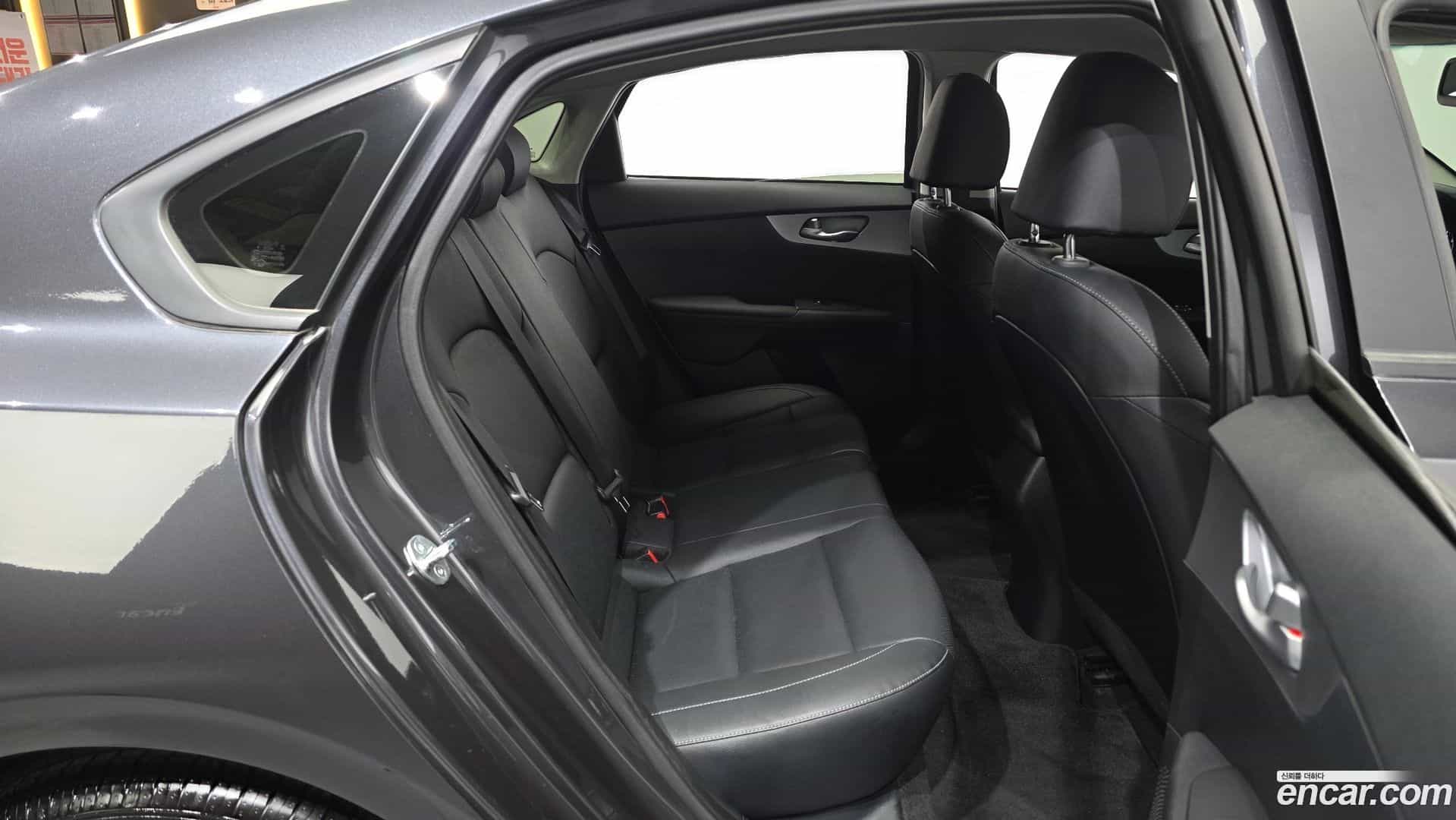 K3 Kia 2023.1-INNER-036