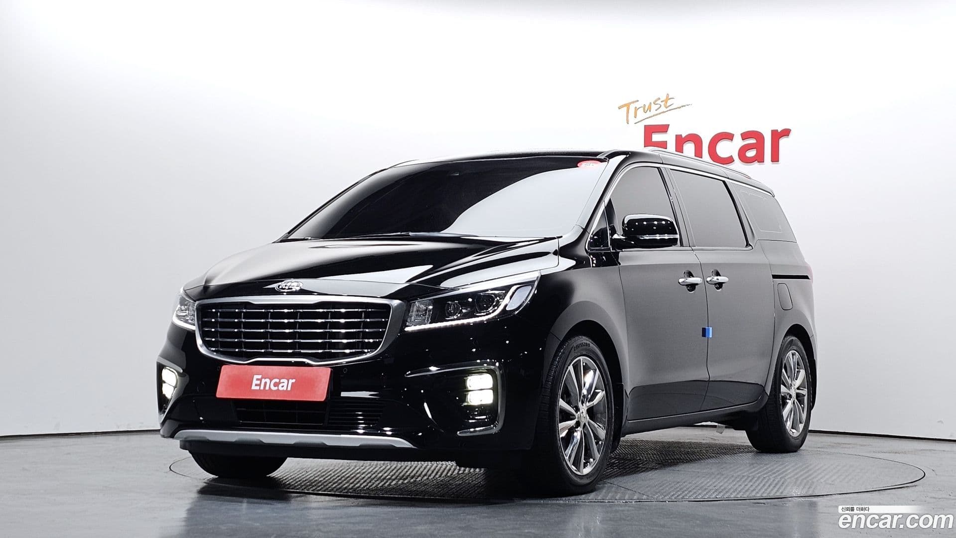 Main__Slider__Photo:Canival Kia 2020.1-0