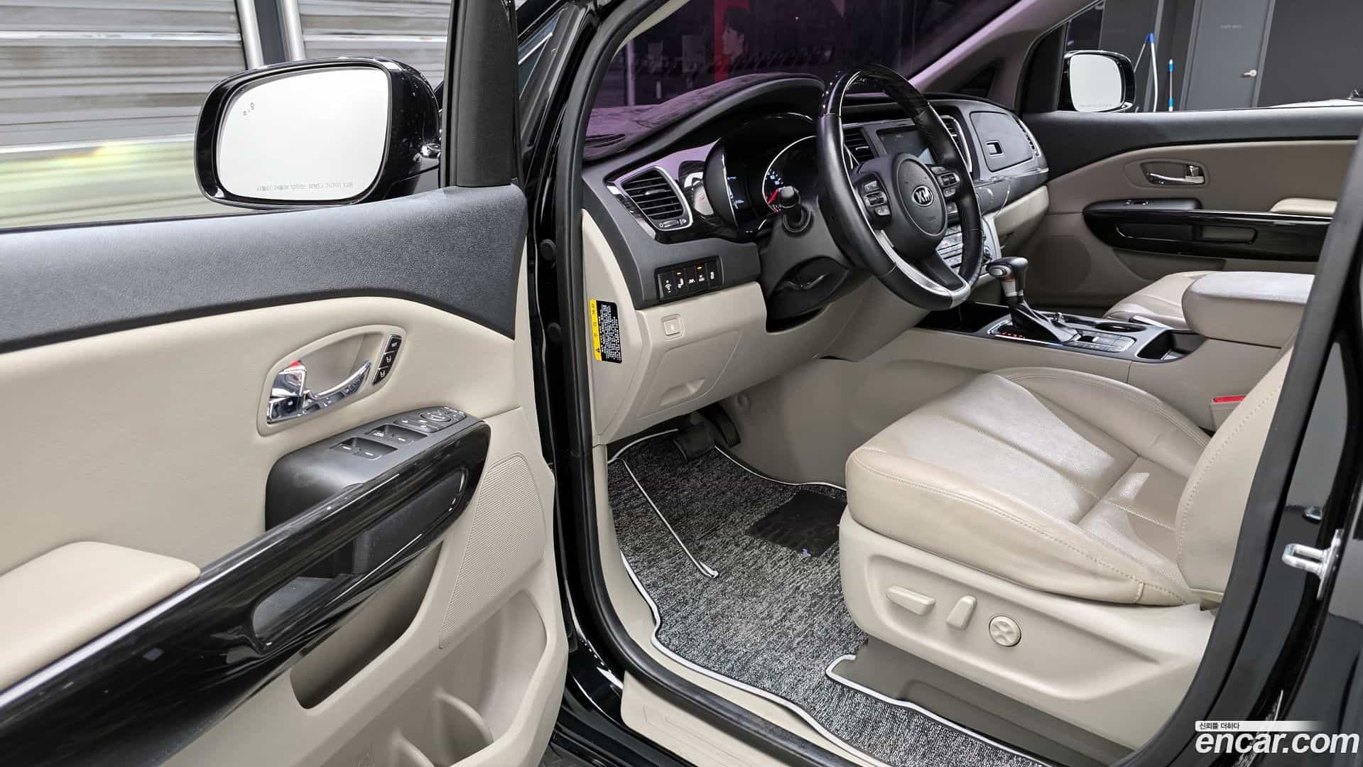 Canival Kia 2020.1-INNER-010
