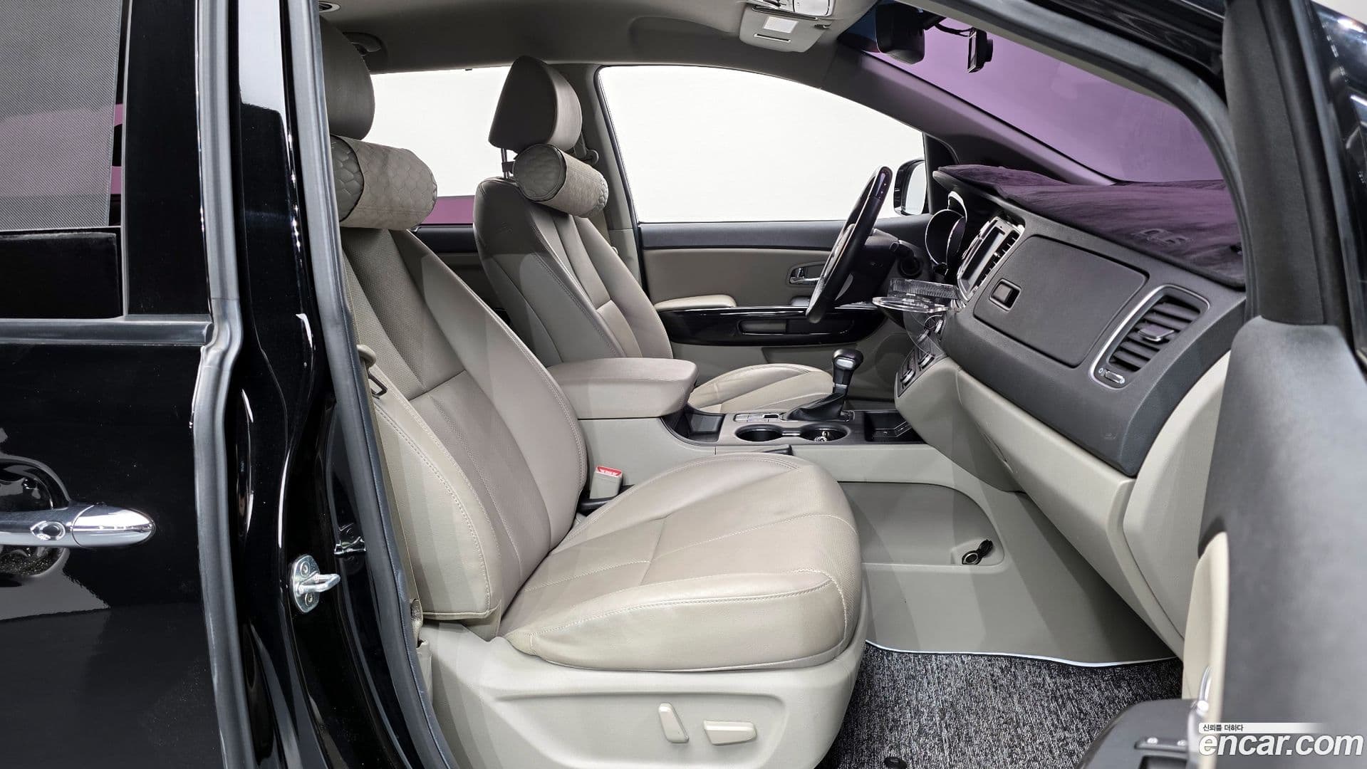 Main__Slider__Photo:Canival Kia 2020.1-10