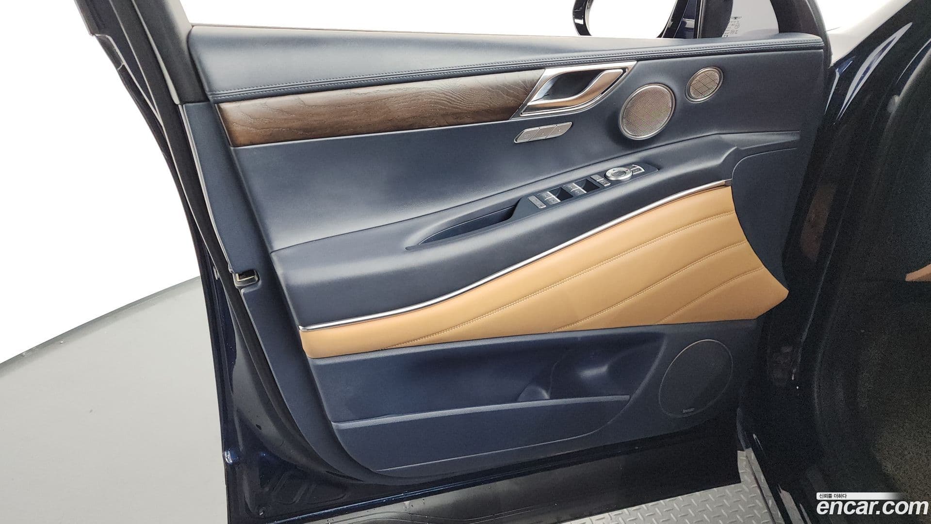 Main__Slider__Photo:GV80 Genesis 2020.10-23