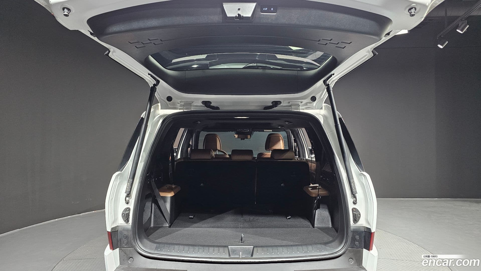 Main__Slider__Photo:Santafe Hyundai 2023.10-28