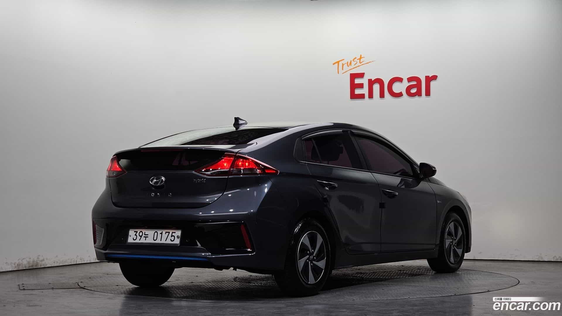 Ioniq Hyundai 2016.3-OUTER-002