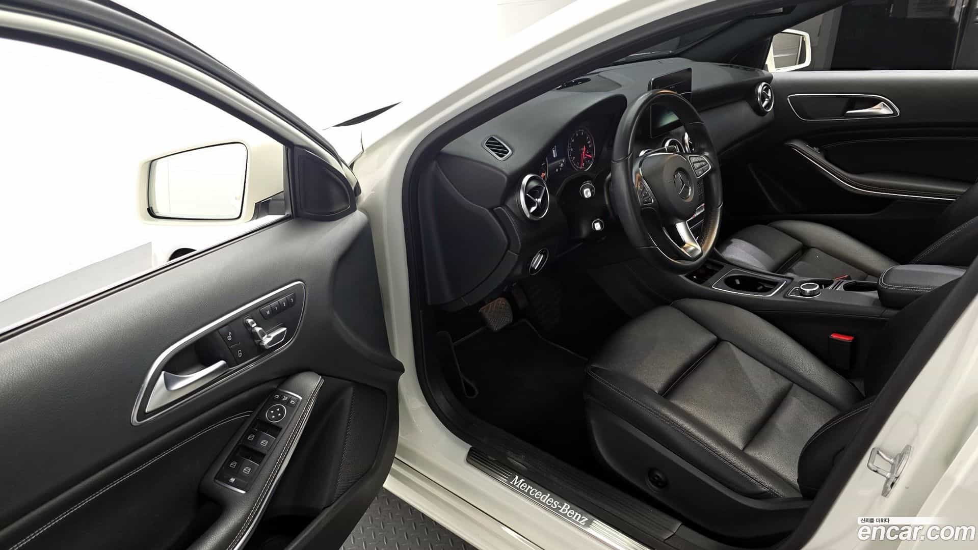 A-Class Mercedes-Benz 2017.6-INNER-010