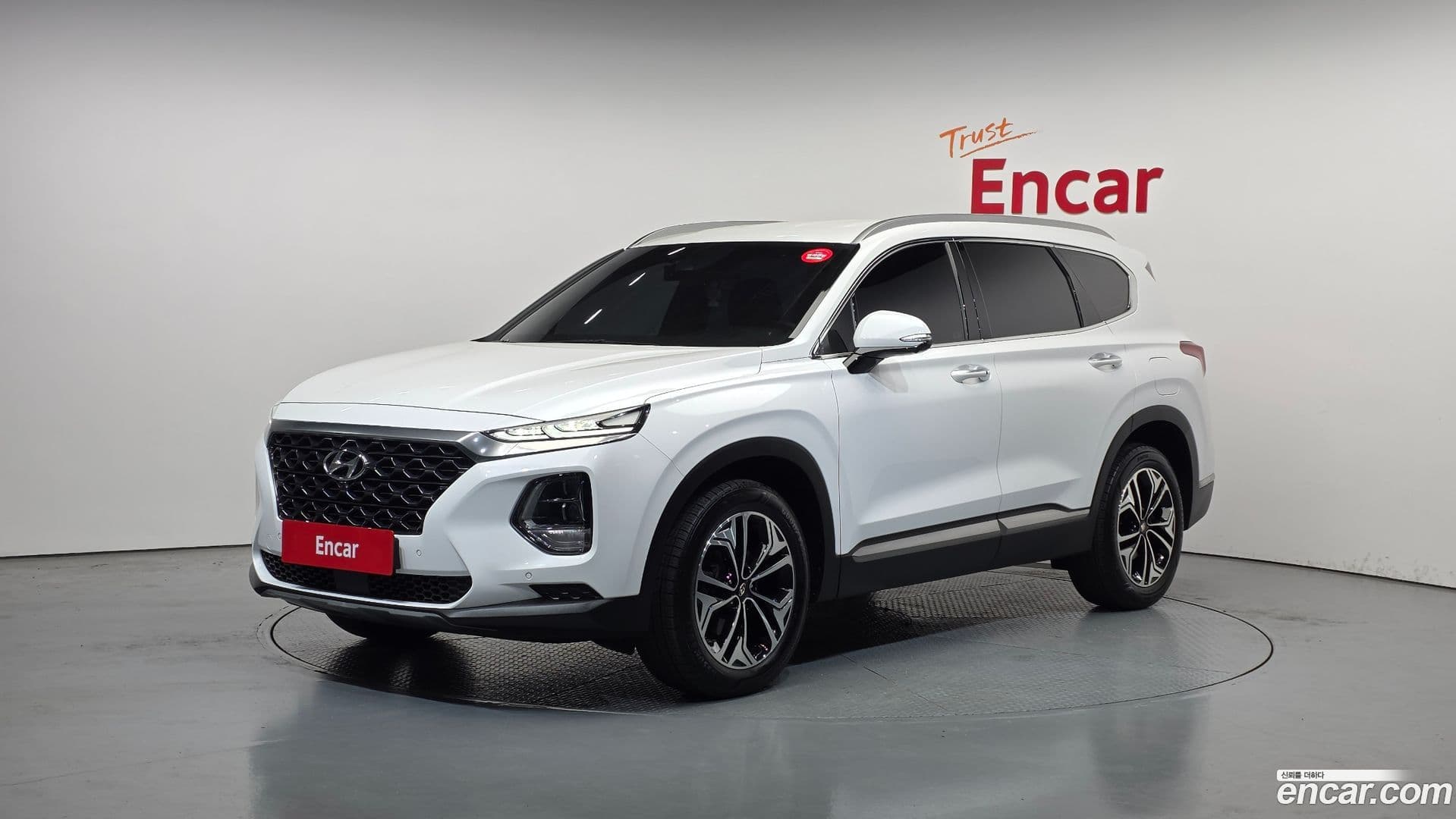 Main__Slider__Photo:Santafe Hyundai 2019.3-0