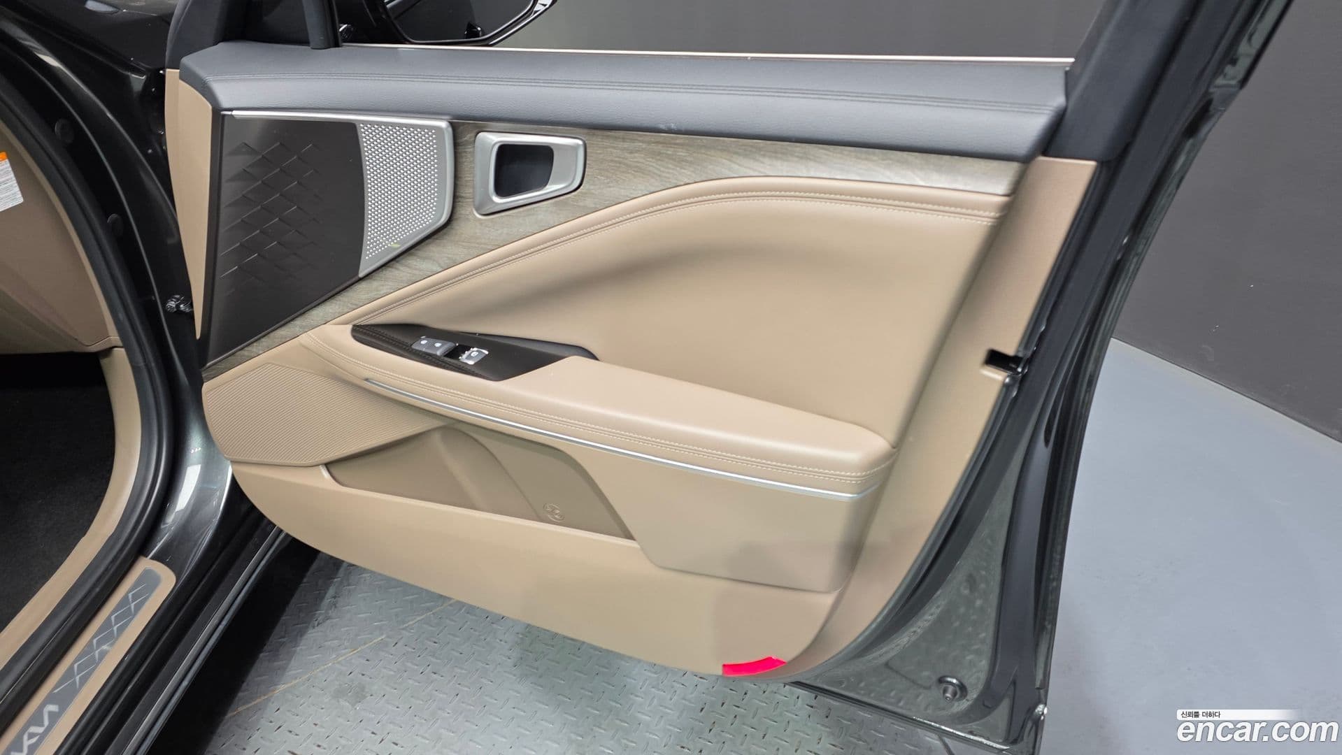 Main__Slider__Photo:K8 Kia 2024.6-23