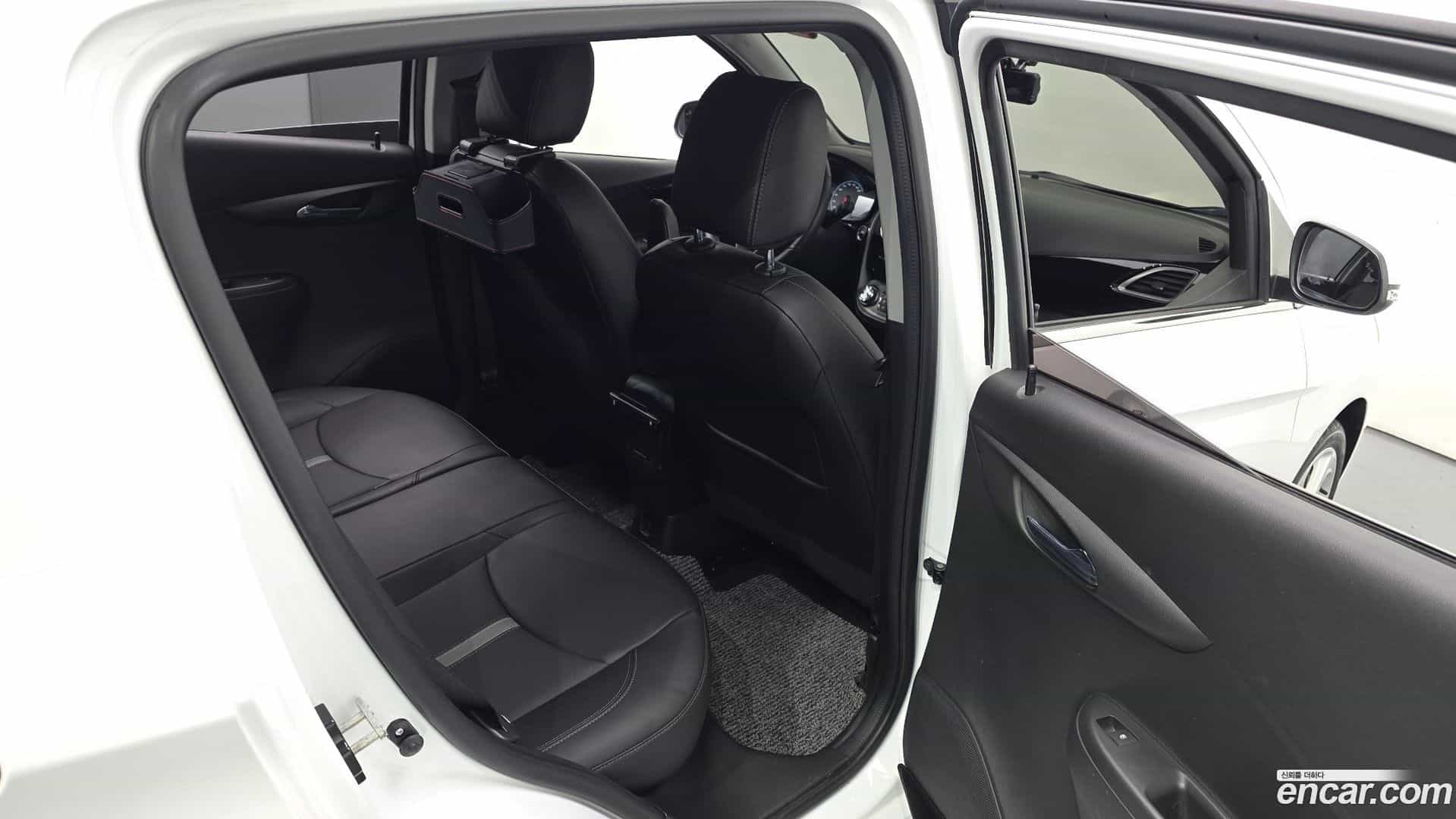 Spark Chevrolet 2022.2-INNER-036