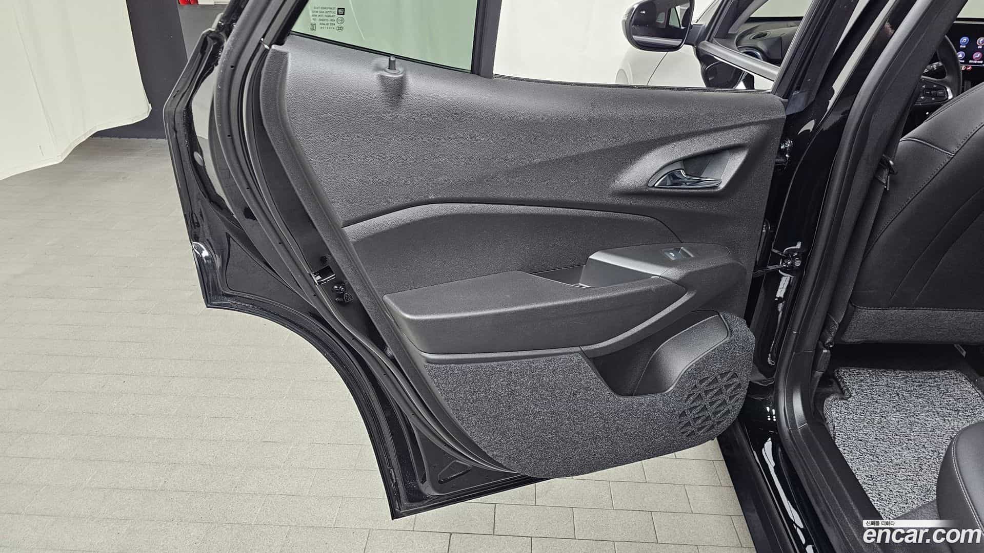 Trax Chevrolet 2023.4-INNER-035