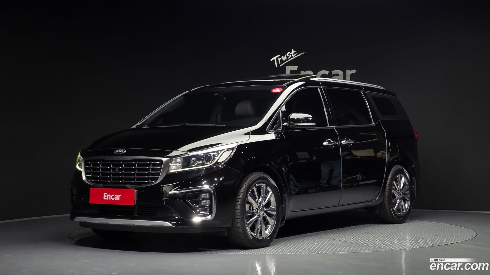 Main__Slider__Photo:Canival Kia 2018.10-0