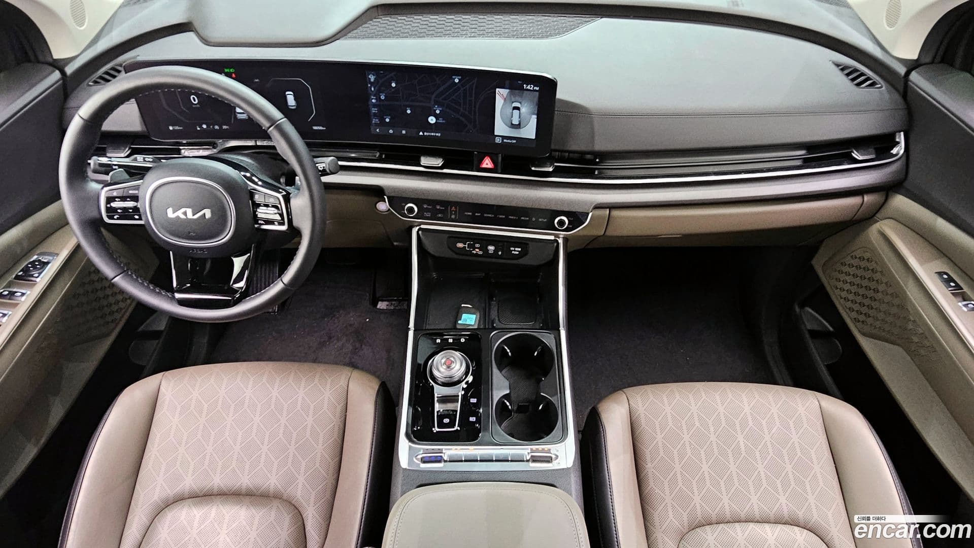Main__Slider__Photo:Canival Kia 2024.4-6
