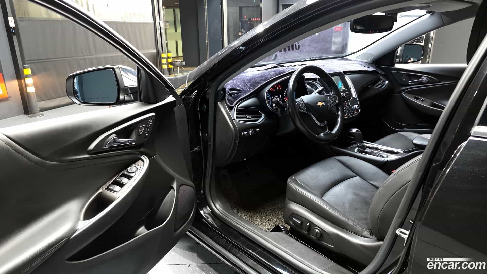Malibu Chevrolet 2018.9-INNER-010