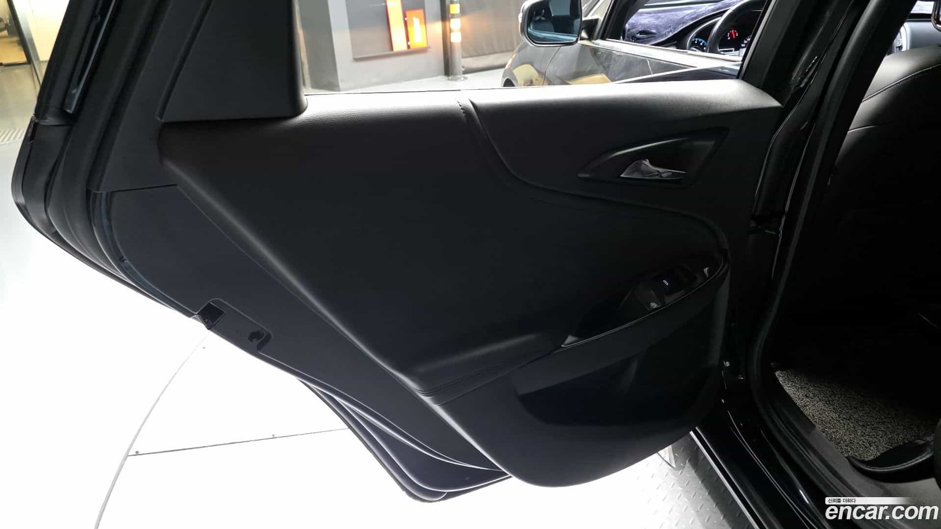 Malibu Chevrolet 2018.9-INNER-035