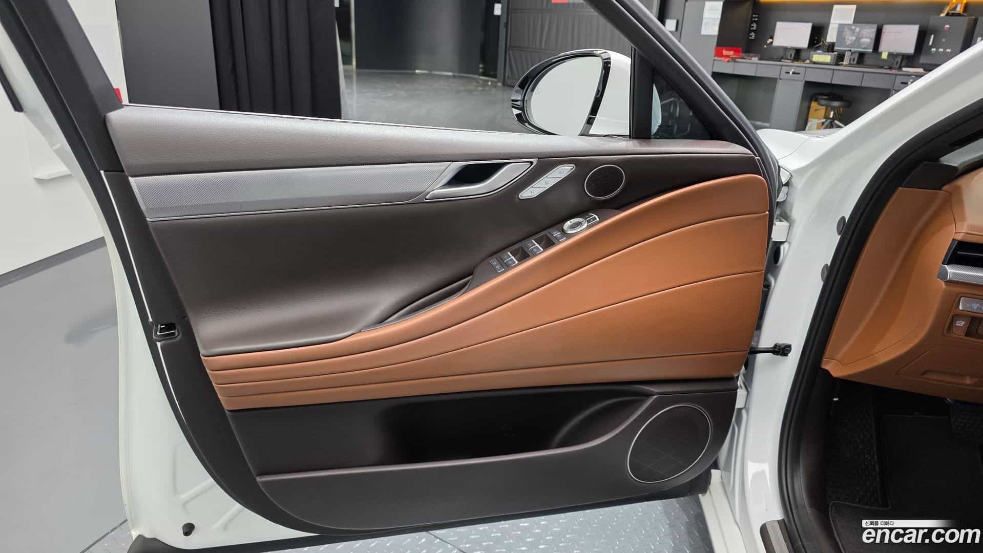 G80 Genesis 2022.0-INNER-034