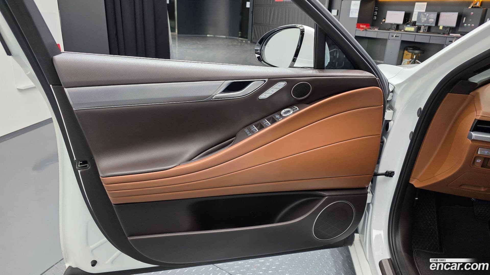 Main__Slider__Photo:G80 Genesis 2022.0-23