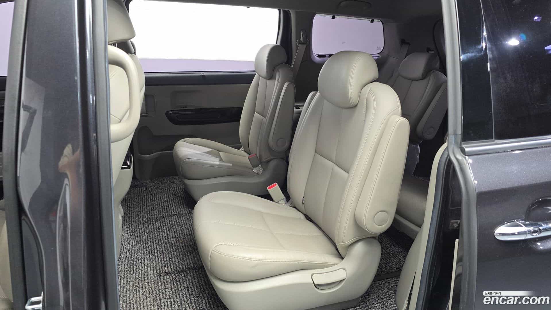 Canival Kia 2019.2-INNER-036