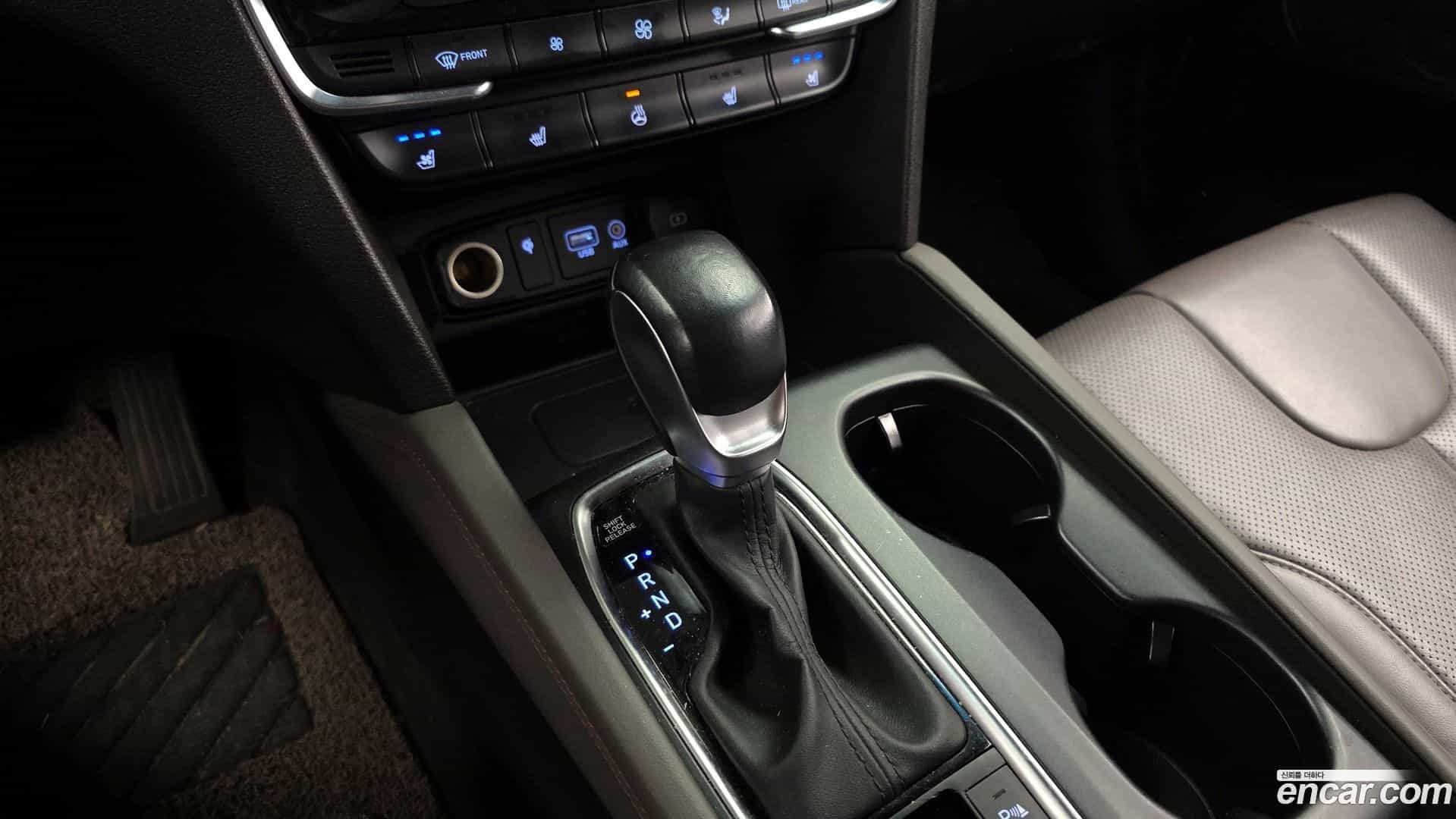 Santafe Hyundai 2018.10-INNER-009